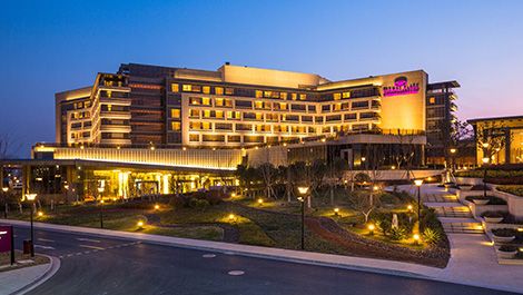 上海颖奕皇冠假日酒店