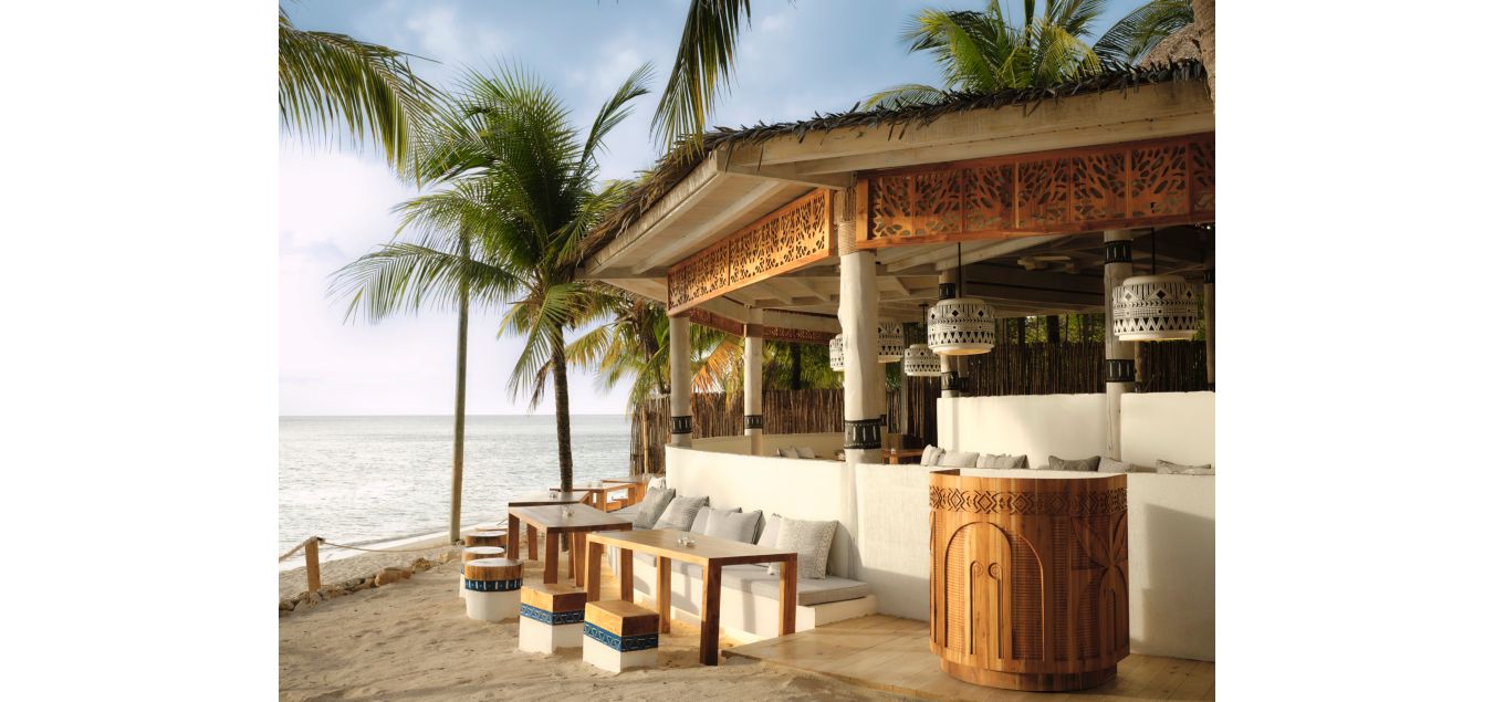 海边露天酒吧，可俯瞰浩瀚大海