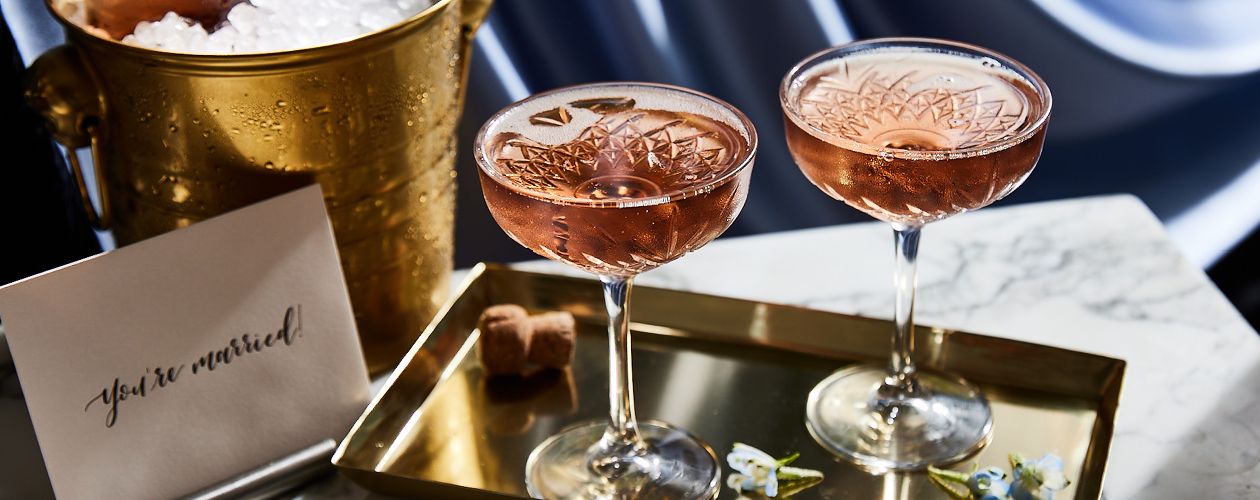 金普顿布置优雅的婚礼招待宴席