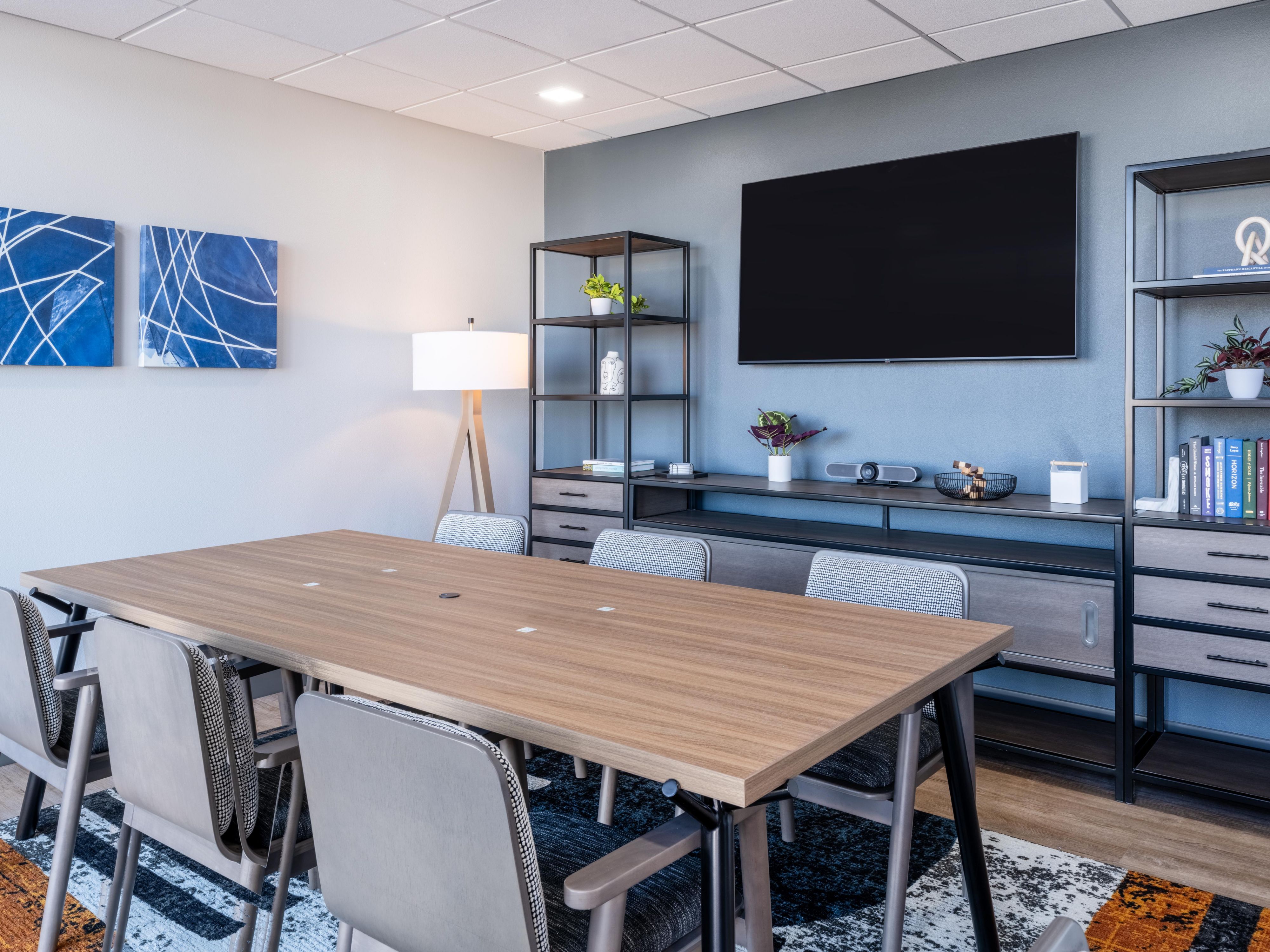 We know how important collaboration can be, so we offer a bookable meeting room when you need more privacy to work together. The Study provides a private meeting and co-working space for small groups of up to eight people with video conferencing capability. Enjoy the perfect space for productivity and collaboration in The Study.