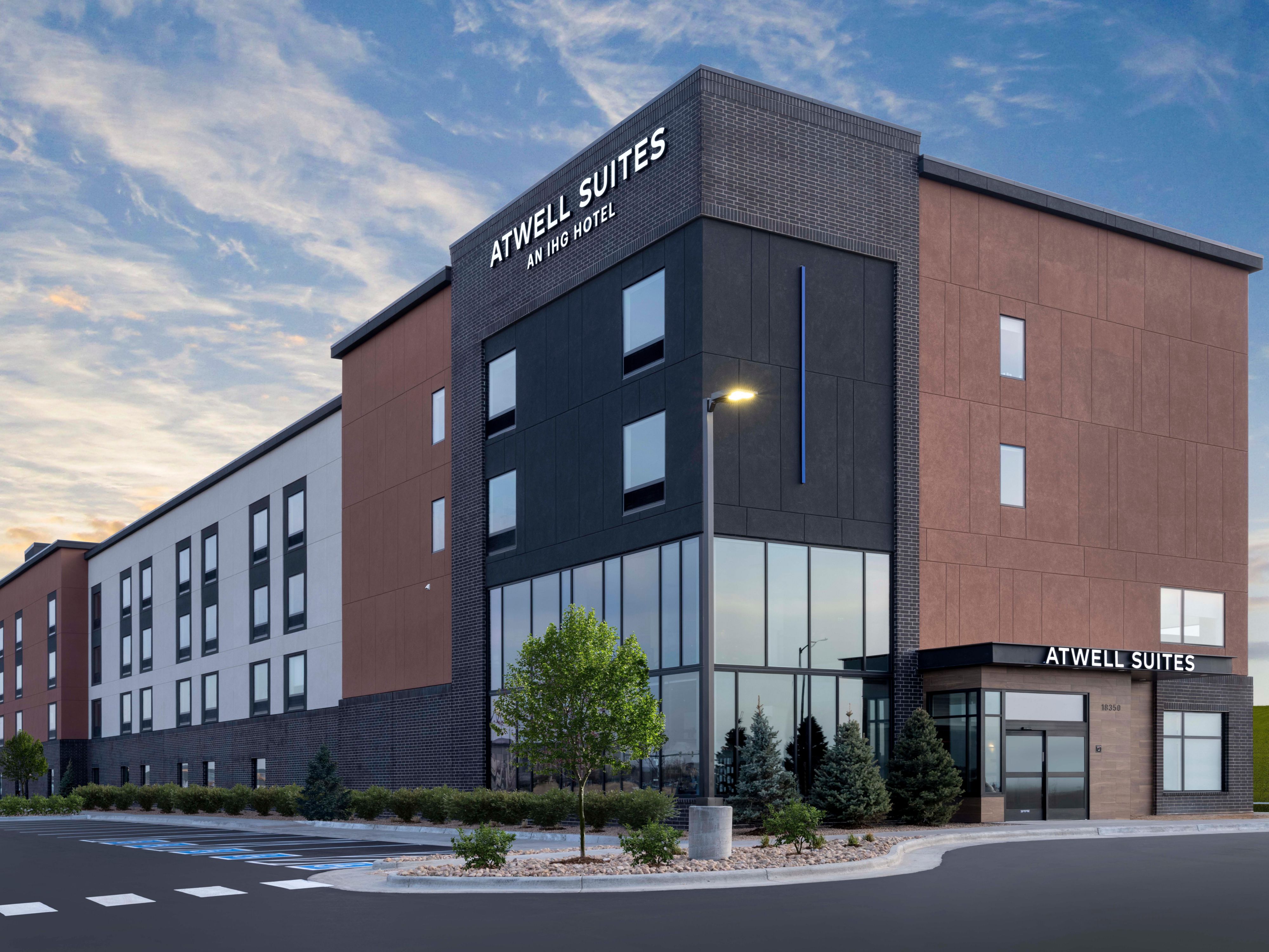Welcome to Atwell Suites Denver Airport-Tower Road!