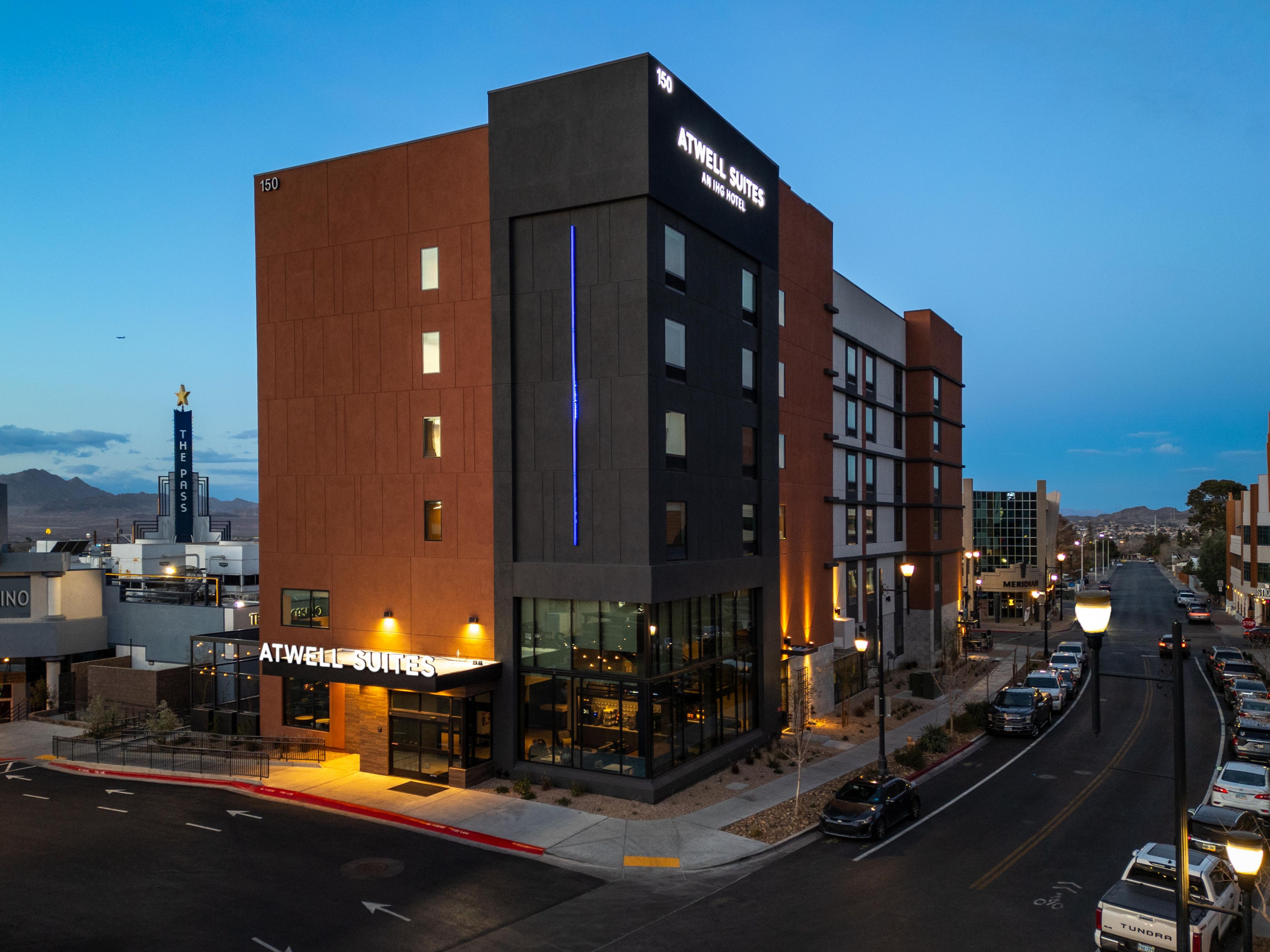 Stay at the only hotel on Henderson’s Historic Water Street! We offer a prime location surrounded by shops, restaurants, and attractions. Explore the charm of this vibrant district while enjoying the comfort and convenience of our stylish accommodations.