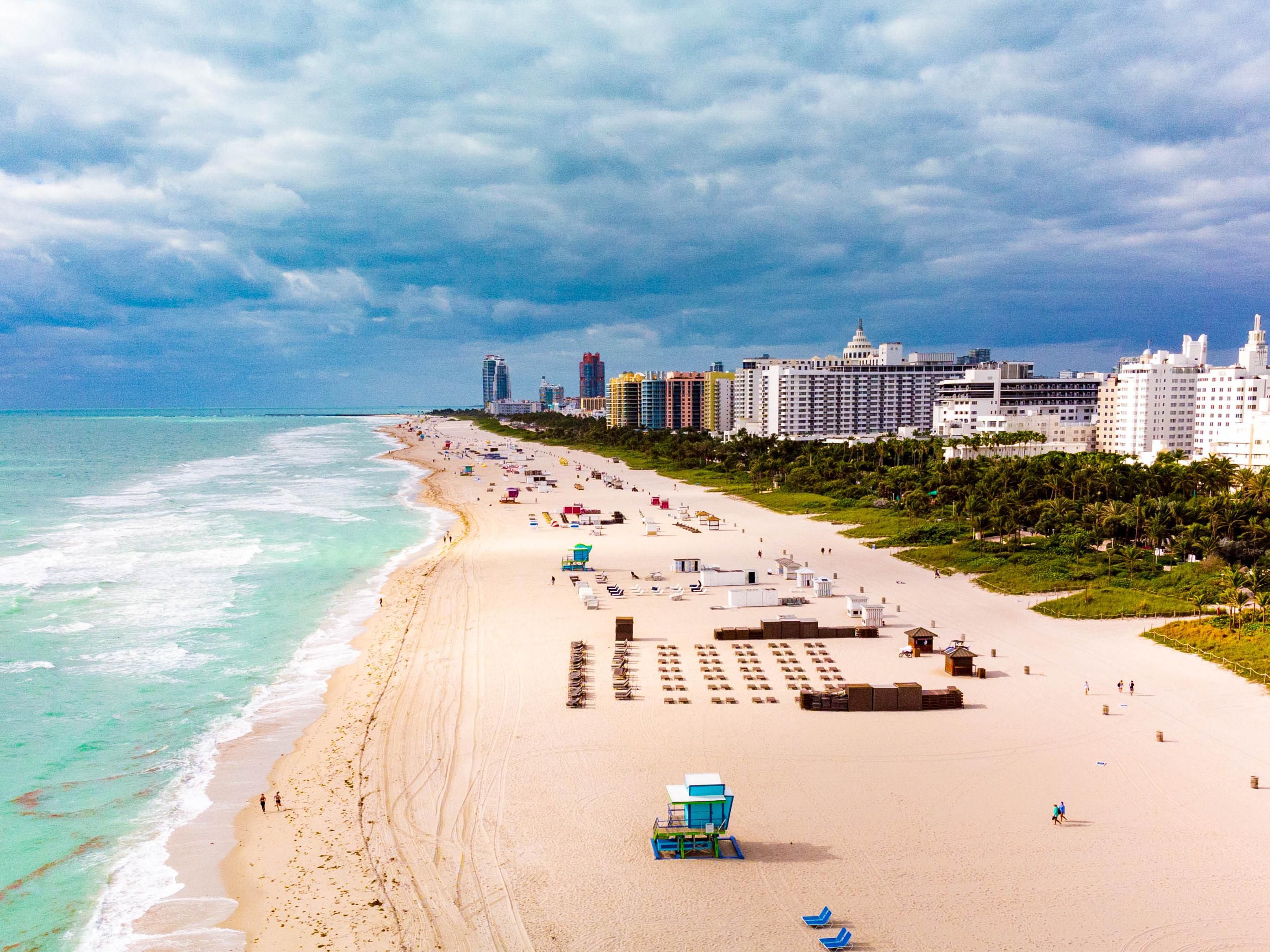 Discover Miami at our Brickell hotel, near Port of Miami and nestled in the trendy financial district. Enjoy easy access to beaches like South Beach, Surfside Beach, 21st to 45th Street Beach, and South Pointe Park Pier. Visit the Bayside Marketplace with a 200-foot observation wheel facing Biscayne Bay and shop at the upscale Brickell City Centre.