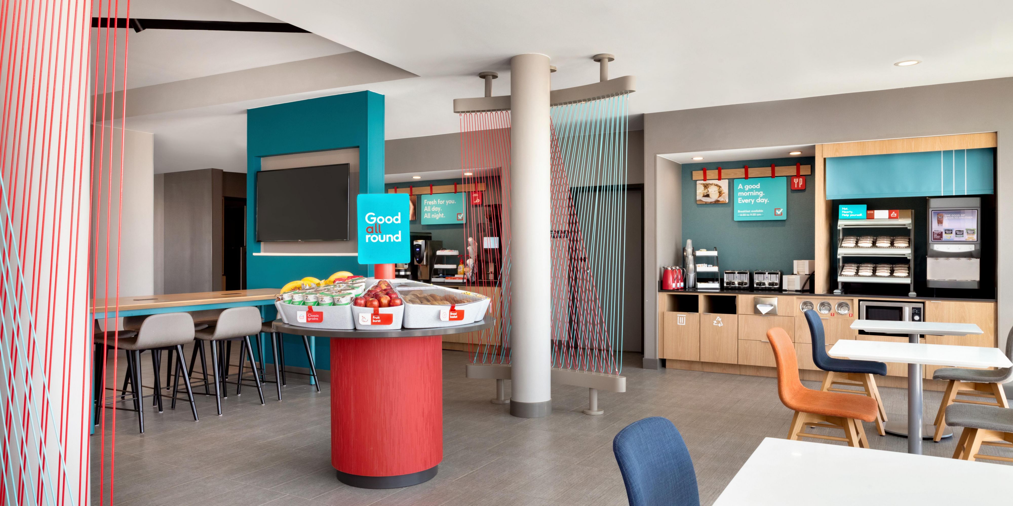 Fuel up for the day with our free, high-quality, all-around breakfast. Whether you have a slow morning or are on the go, enjoy our hot and cold breakfast options, including breakfast sandwiches, breakfast bars, yogurt, fruit, bagels, cereal, oatmeal, and hard-boiled eggs. Enjoy our fresh, high-quality bean-to-cup coffee.