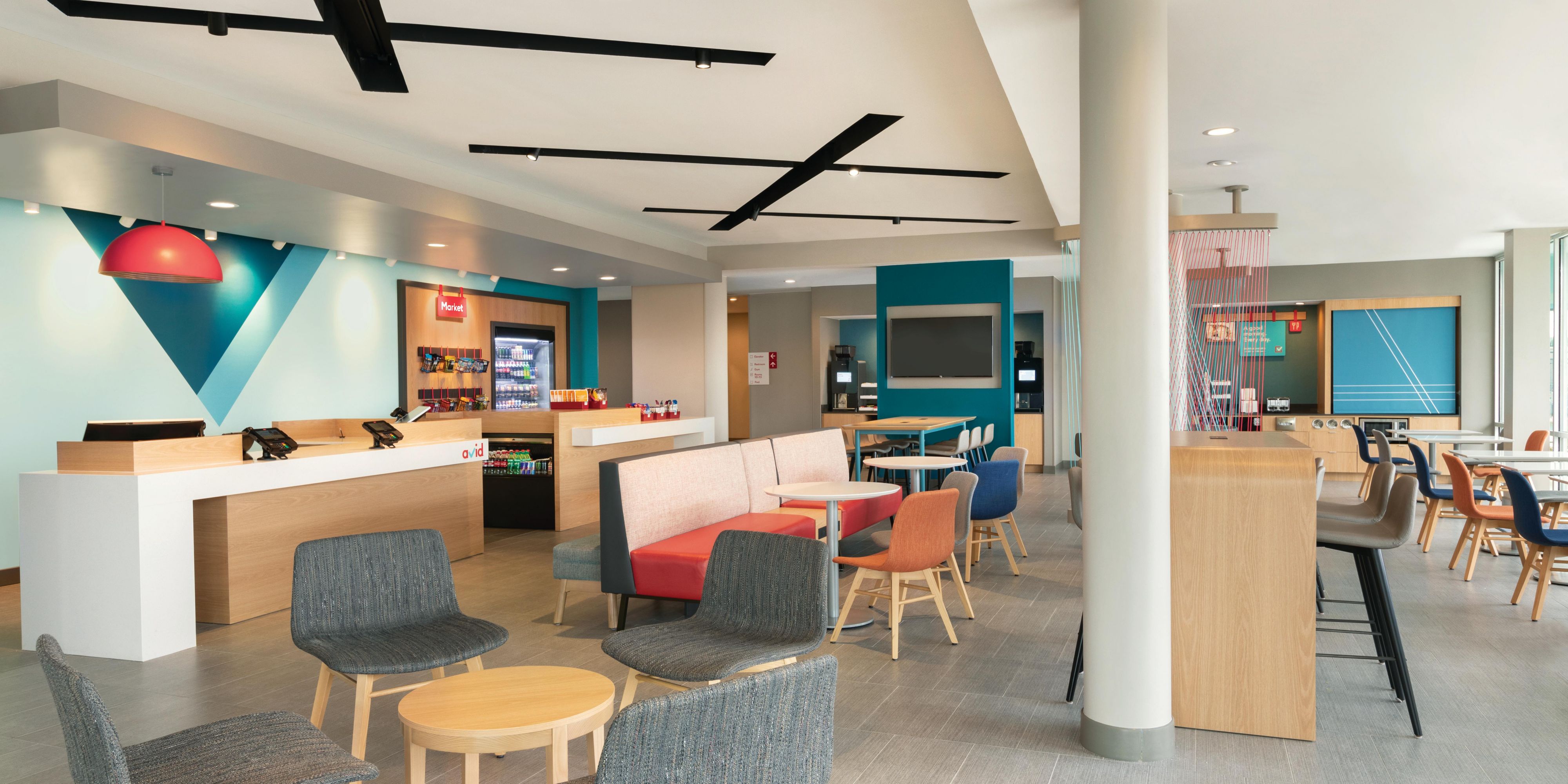 When you check in to our hotel in Downtown Fort Worth, enjoy our large lobby. Stop by the 24-hour market within our lobby for all your everyday essentials, including cold drinks, snacks, toiletries, medicine, & more. Sit in our seating area to focus on work or for a moment to relax. If you are traveling on business, check out our business center. 