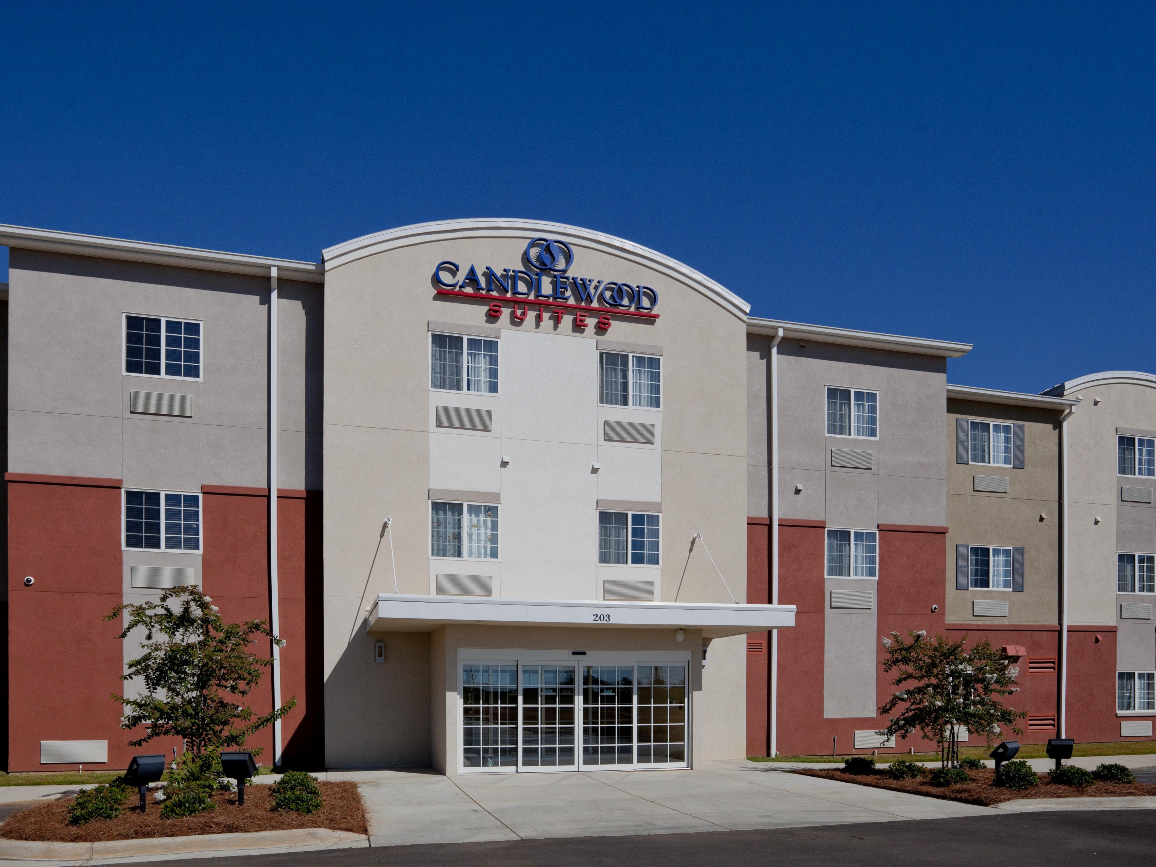Booking extended stays for your work has never been easier with our competitive extended stay rates. Candlewood Suites Enterprise is designed to meet the need for long-term business travel and group stays so you can feel at home while concentrating on your work.