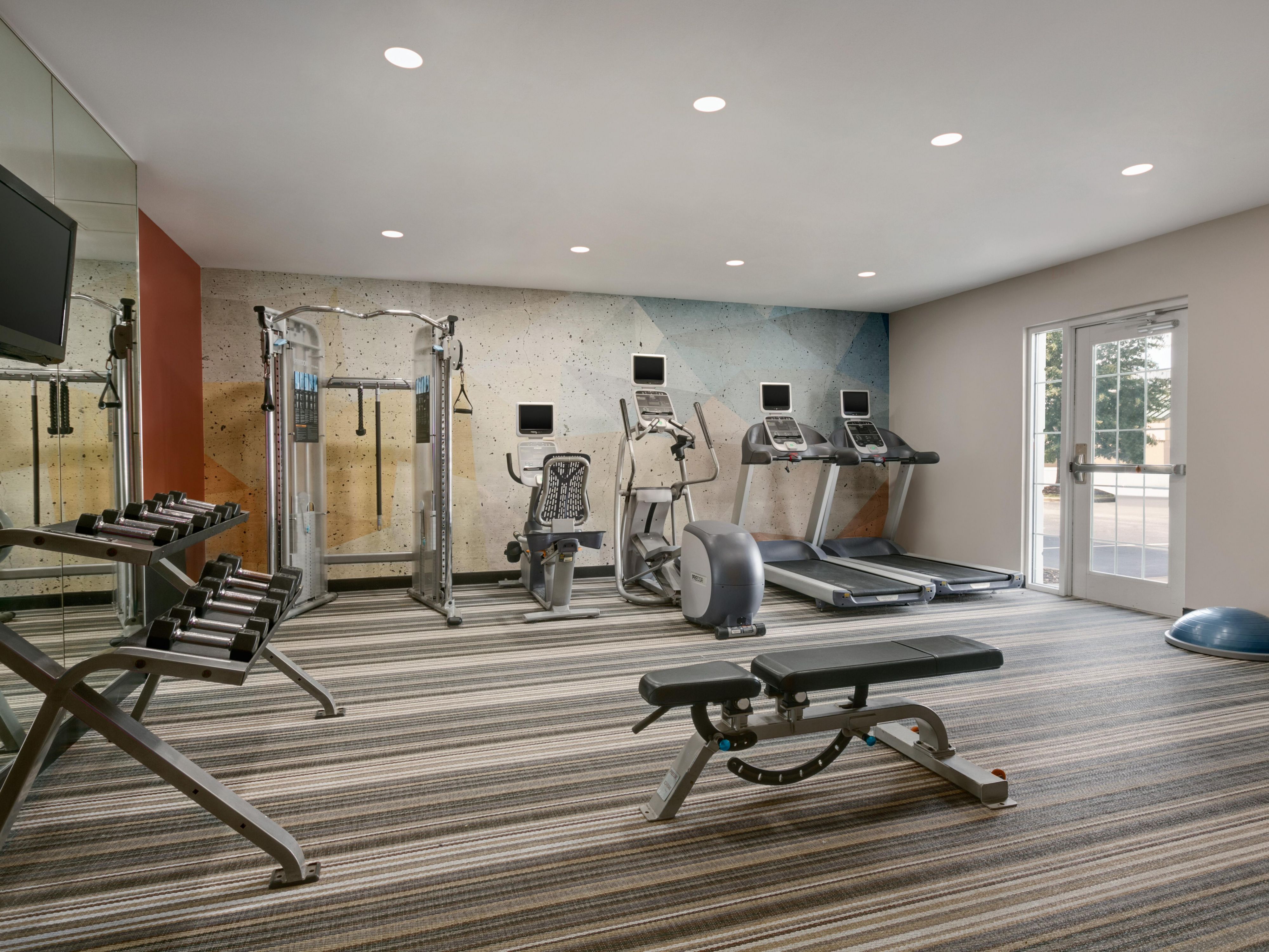 Stay energized in our convenient, well-equipped Fitness Center, open around the clock. From cardio machines to free weights, our space helps you stay dedicated to your health goals so you can keep your exercise routine on track, even while you’re on the road.