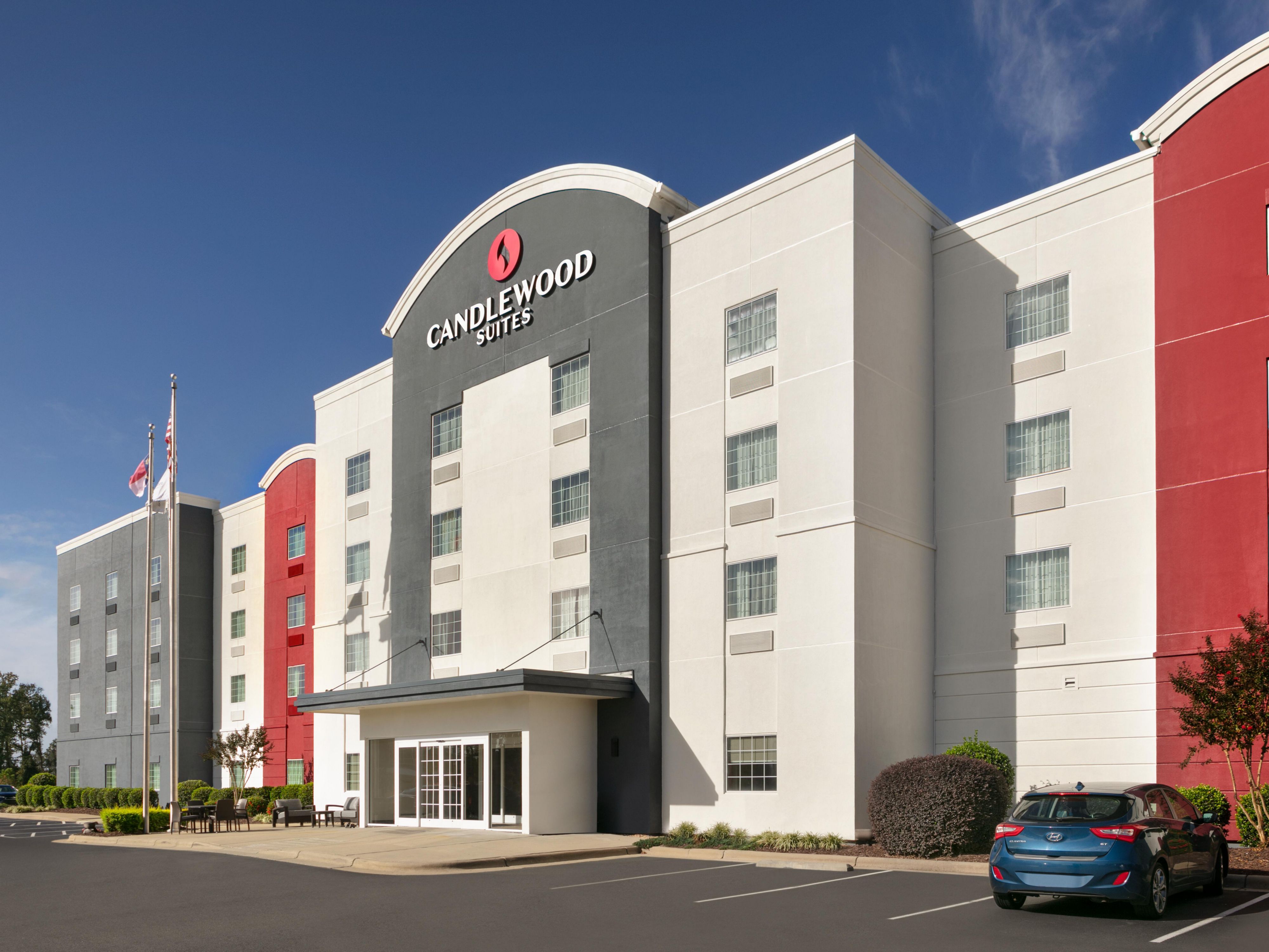 Just steps from shopping and dining, our prime location near Westview Promenade puts local restaurants, shops, and entertainment at your doorstep. Enjoy easy access to the best of Frederick.