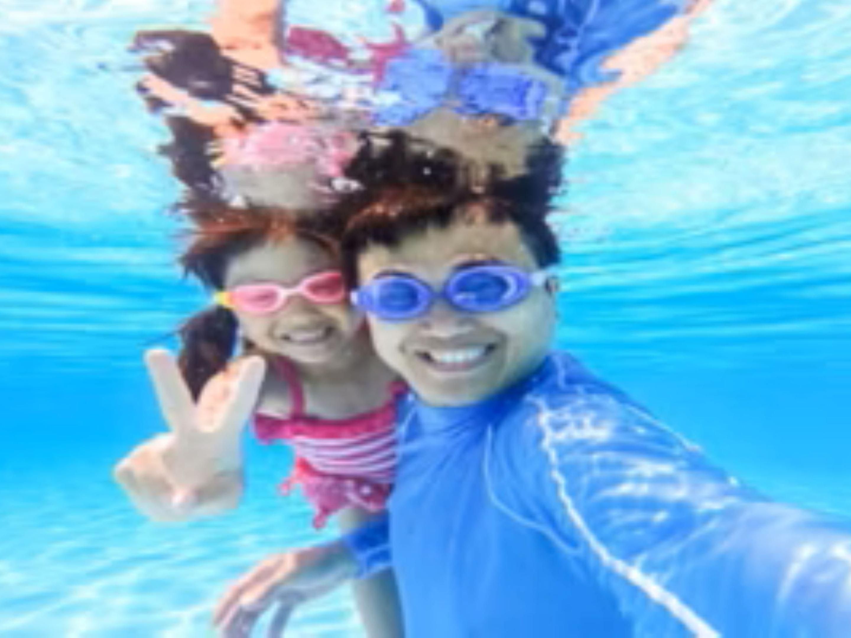 Dive into our outdoor pool in Panama City. Whether you want to relax after a long day of work or play, start your morning with an energizing dip or swim laps to get your exercise in, enjoy our outdoor pool during your stay.   