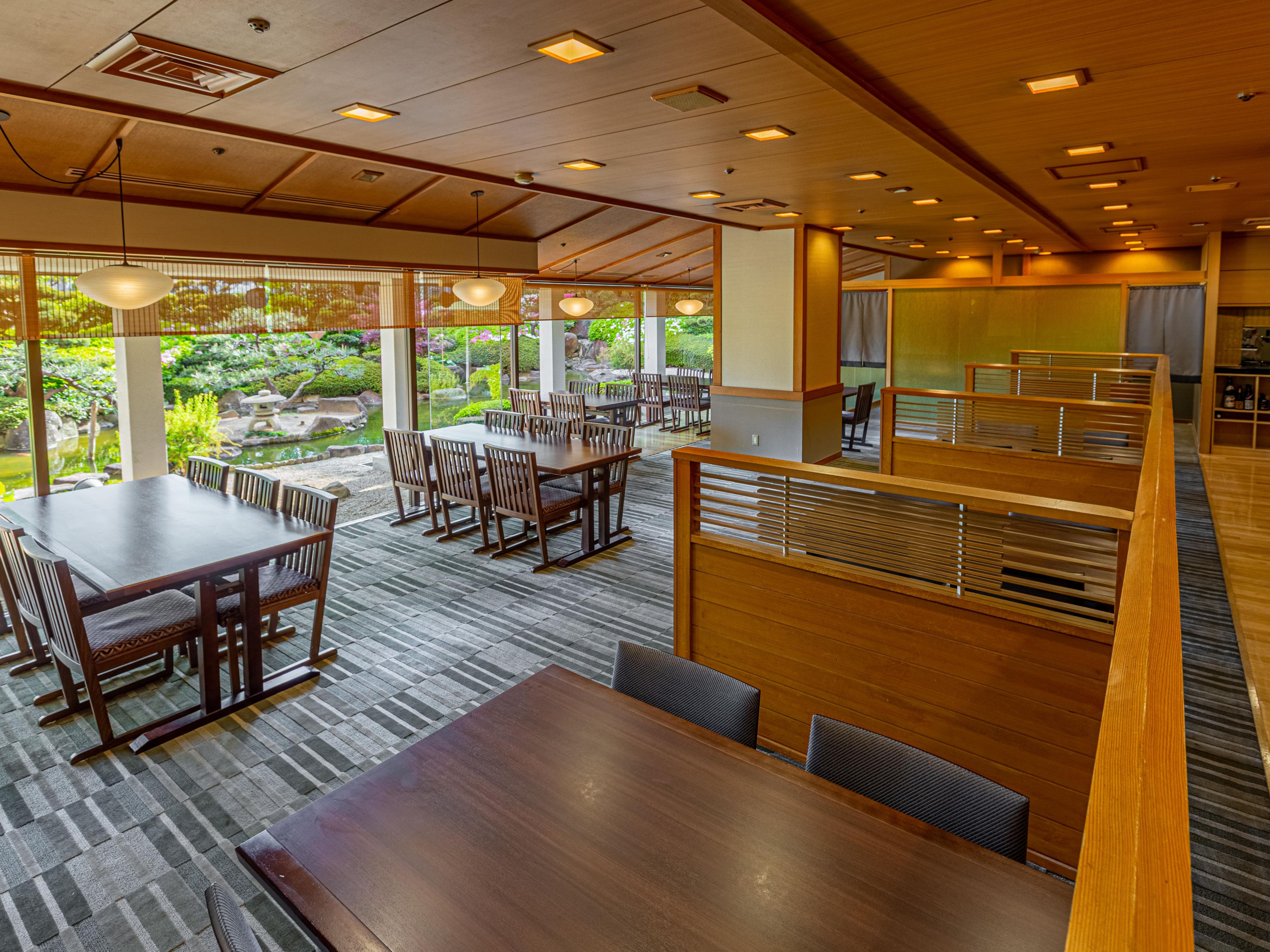 Savour seasonal Hiroshima ingredients at Unkai, with a Japanese and Western fusion menu featuring fresh local vegetables and seafood. Enjoy course meals or à la carte in a calm, modern setting with natural light—ideal for casual dining, special occasions, or a relaxing stay.