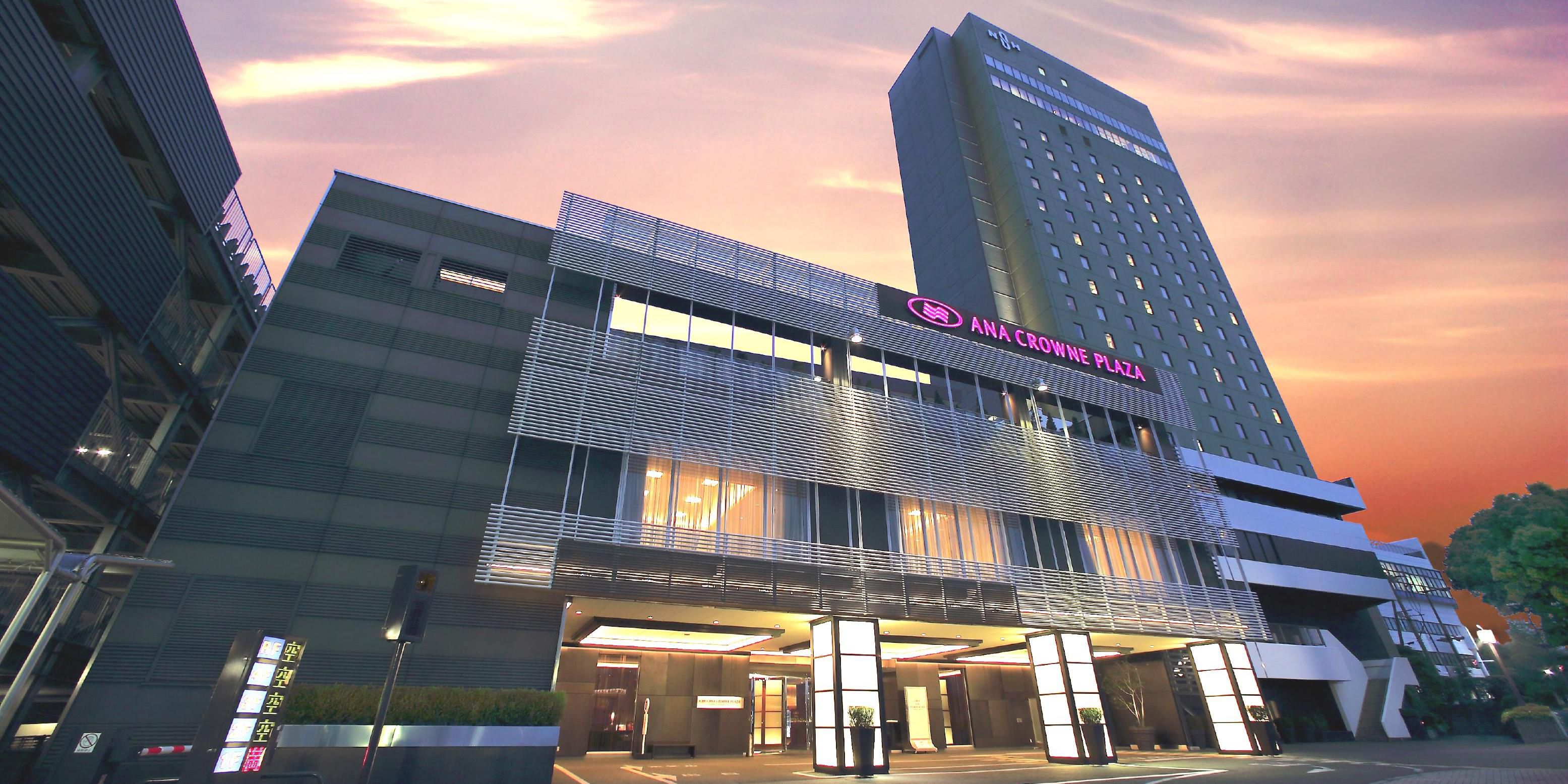 $hotelInfo.mediaDetails.welcomePhotos.primaryPhoto.caption}