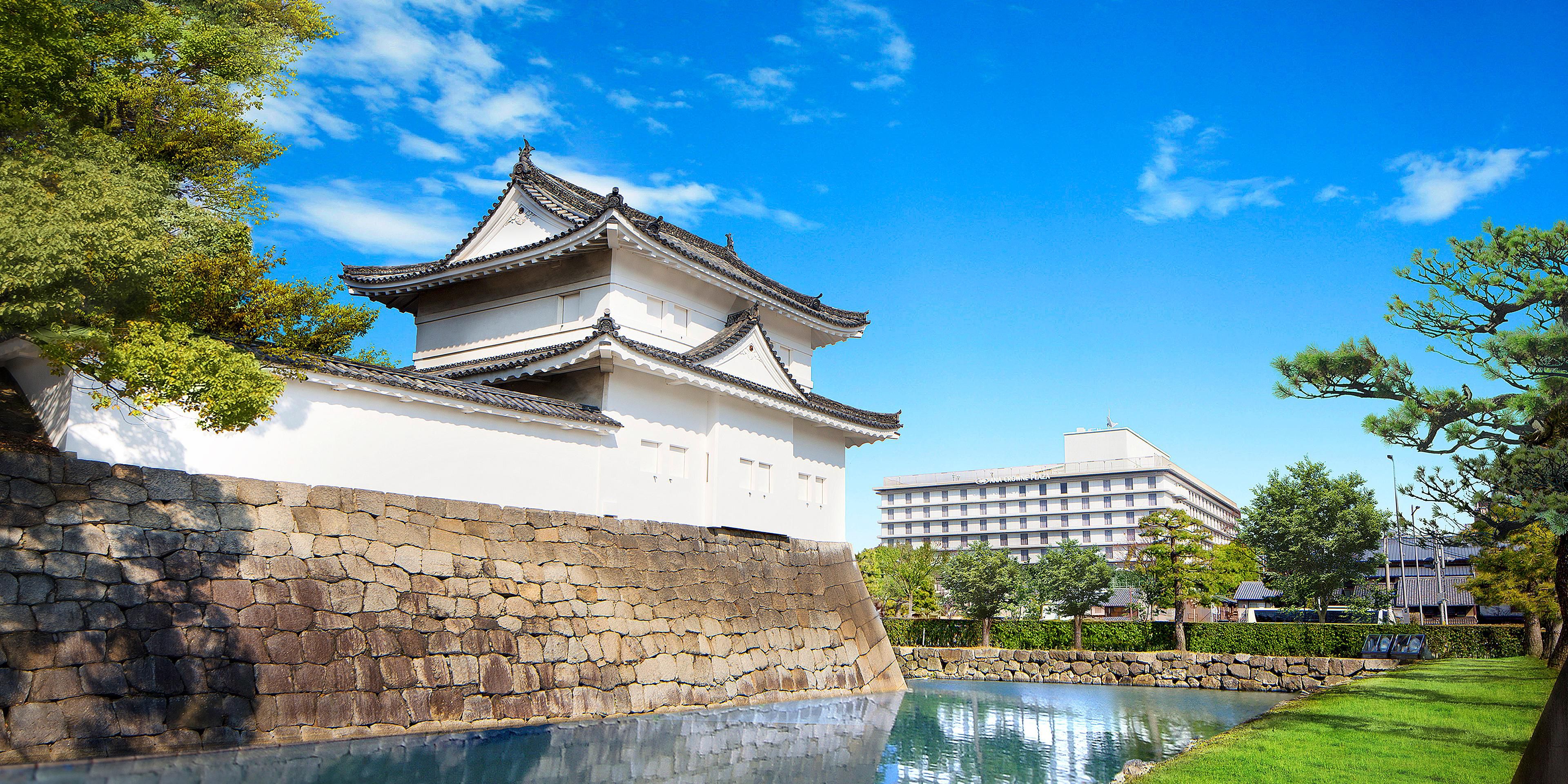 $hotelInfo.mediaDetails.welcomePhotos.primaryPhoto.caption}