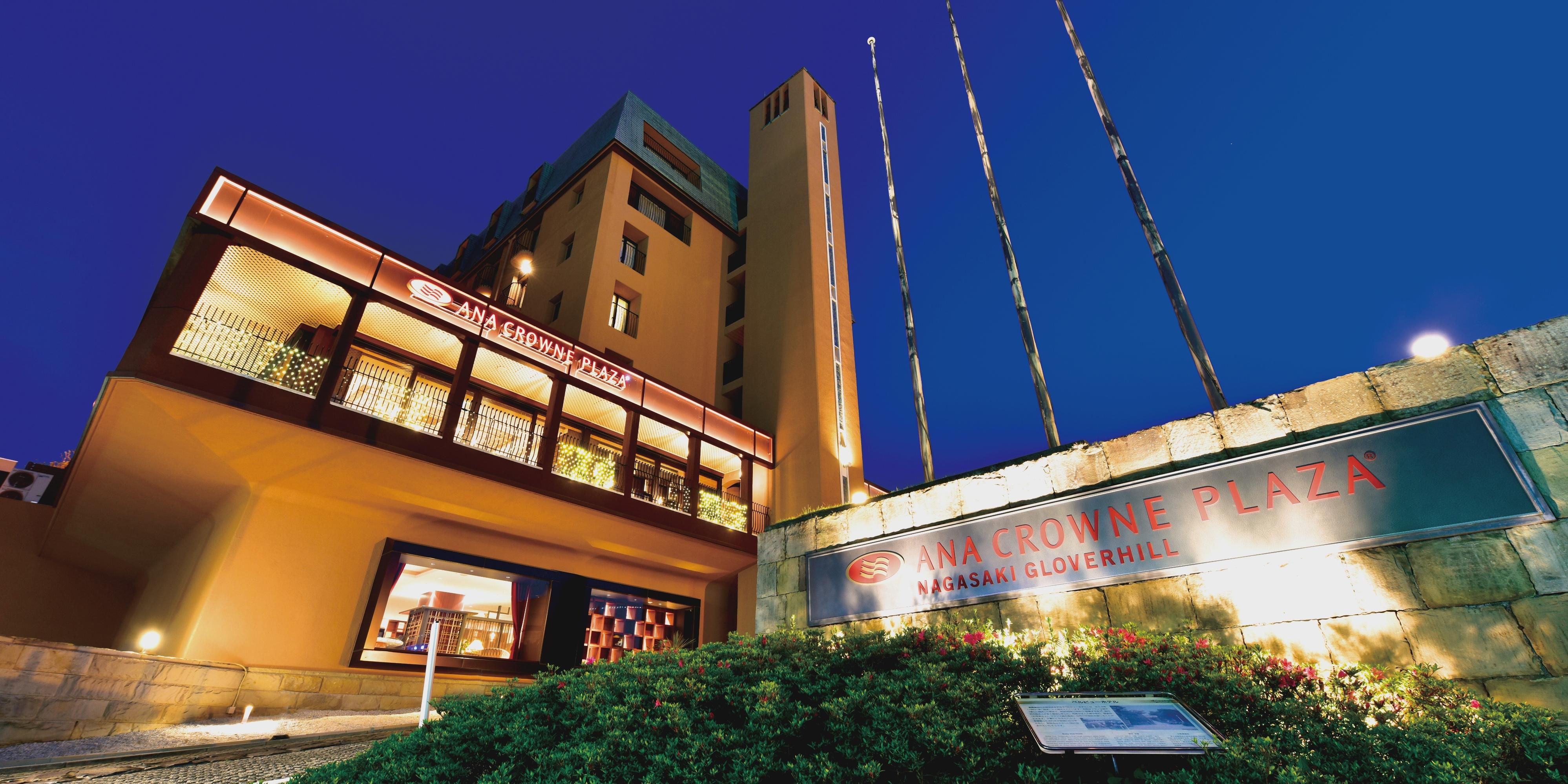 $hotelInfo.mediaDetails.welcomePhotos.primaryPhoto.caption}