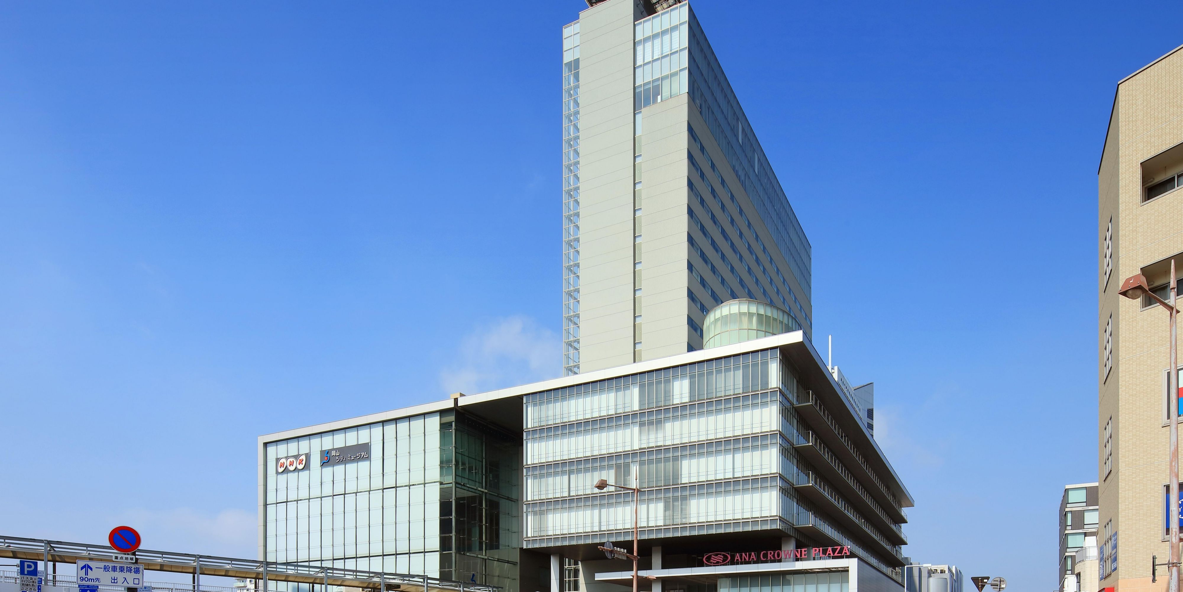 $hotelInfo.mediaDetails.welcomePhotos.primaryPhoto.caption}