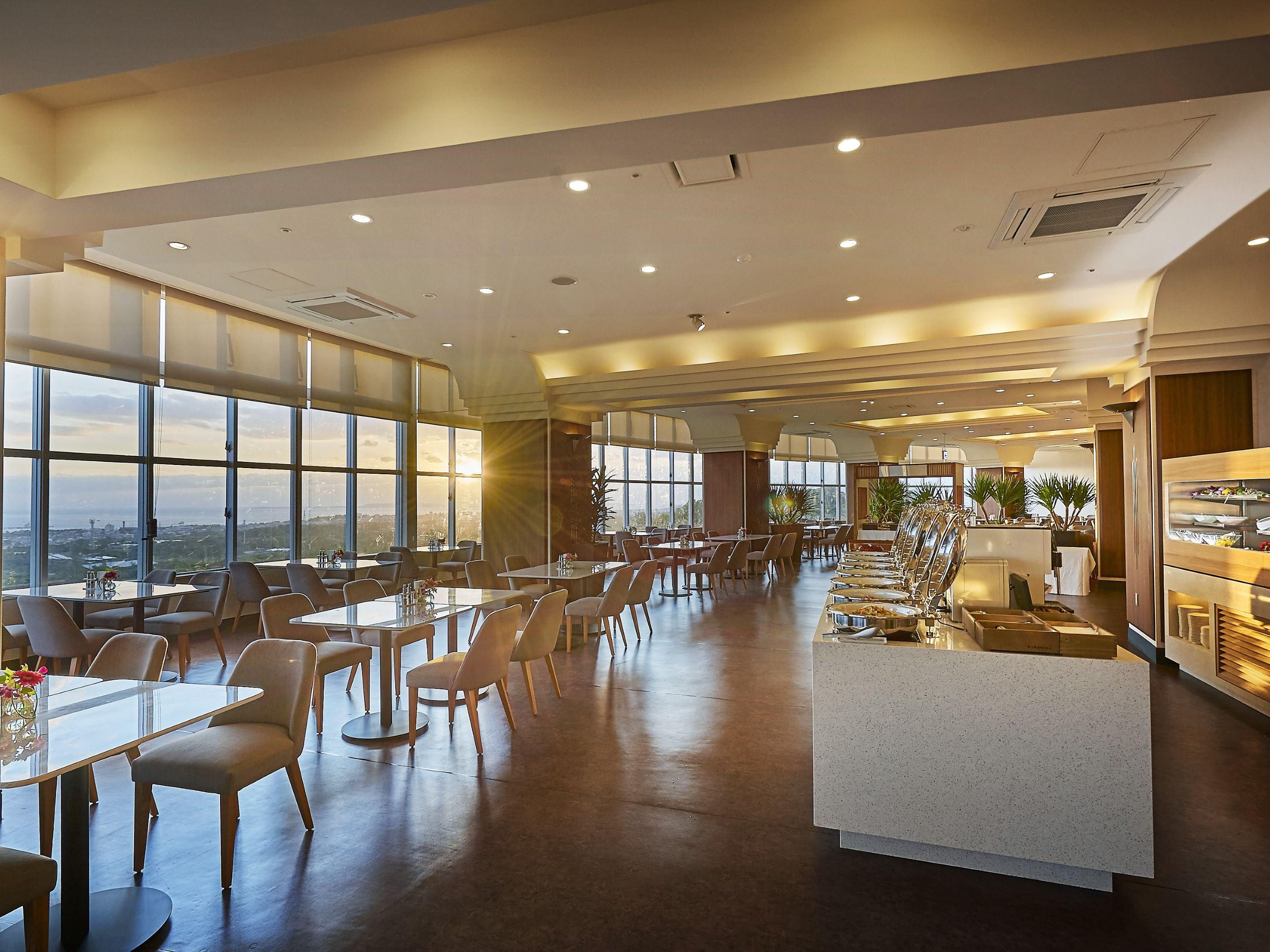 Our restaurant features a daily buffet curated by an expert chef specialising in Japanese cuisine. Dine with floor-to-ceiling windows that connect you to Uruma City's natural beauty. Relax in our lounge after meals, where spacious seating and ambient lighting create a calm and welcoming atmosphere.