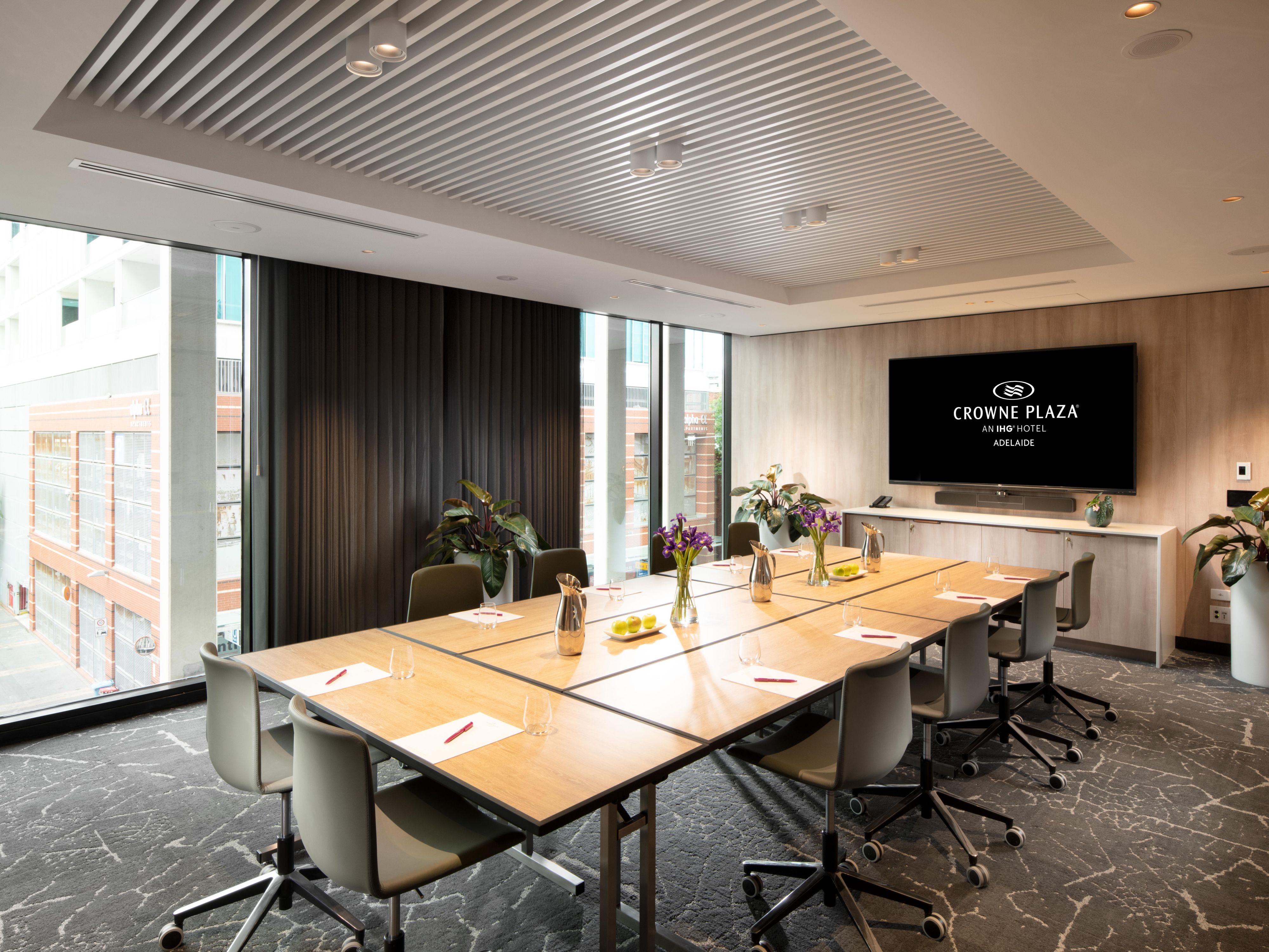 Crowne Plaza Adelaide offers inspiring spaces for meetings, celebrations, and connections. Choose Level 10 for panoramic views and natural light, or Level 2 for privacy and intimacy. With onsite parking, every event is seamless from start to finish.