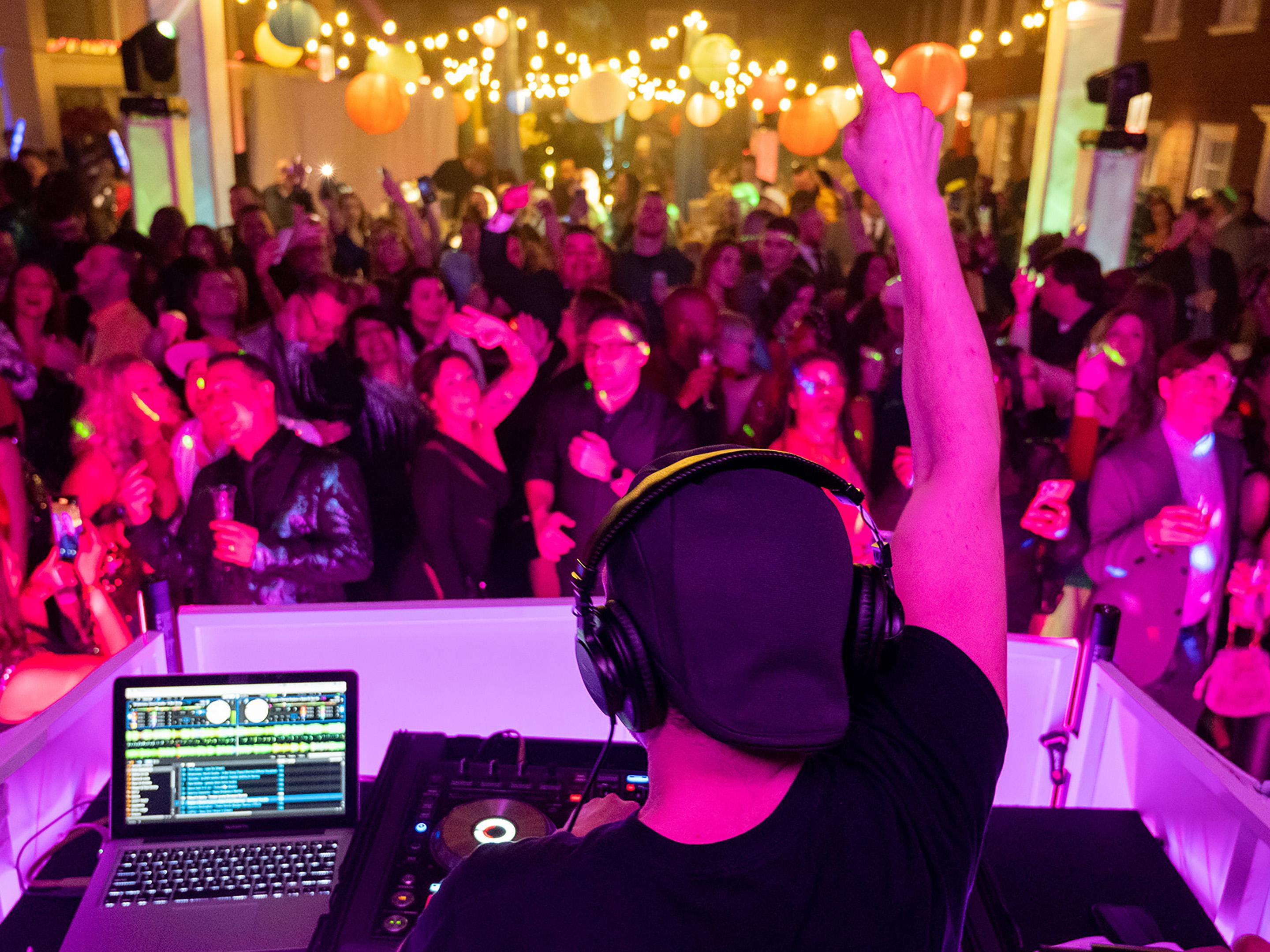 Celebrate New Year's Eve at Crowne Plaza Albany with our popular four hour themed event featuring two bands, a DJ, open bar, dinner, dessert & late night stations.  Join us for "Rodeo Roundup" a Wild West experience with axe-throwing, a mechanical bull, photobooth & more. All inclusive room packages available, call the hotel direct to book.