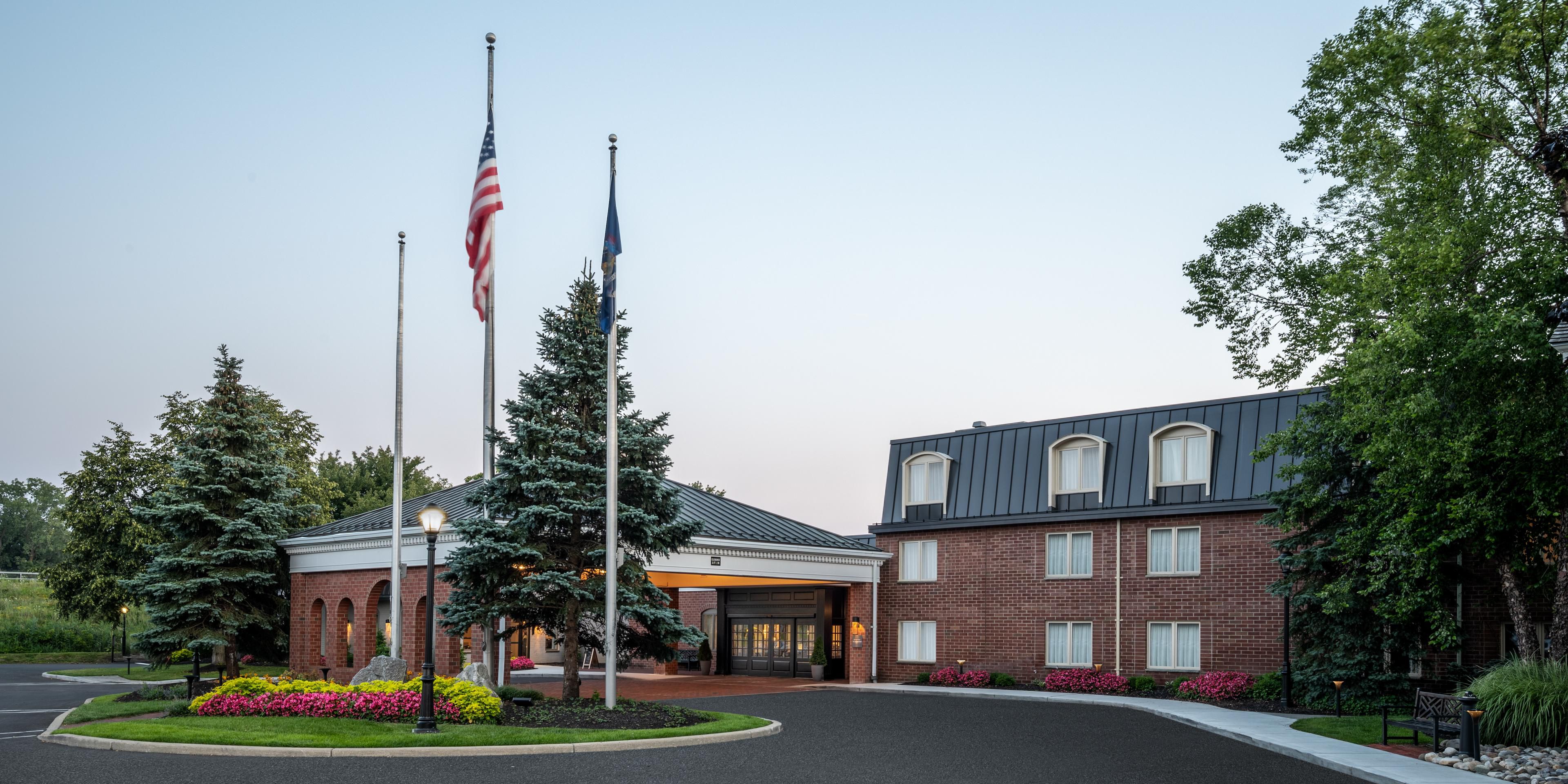 $hotelInfo.mediaDetails.welcomePhotos.primaryPhoto.caption}