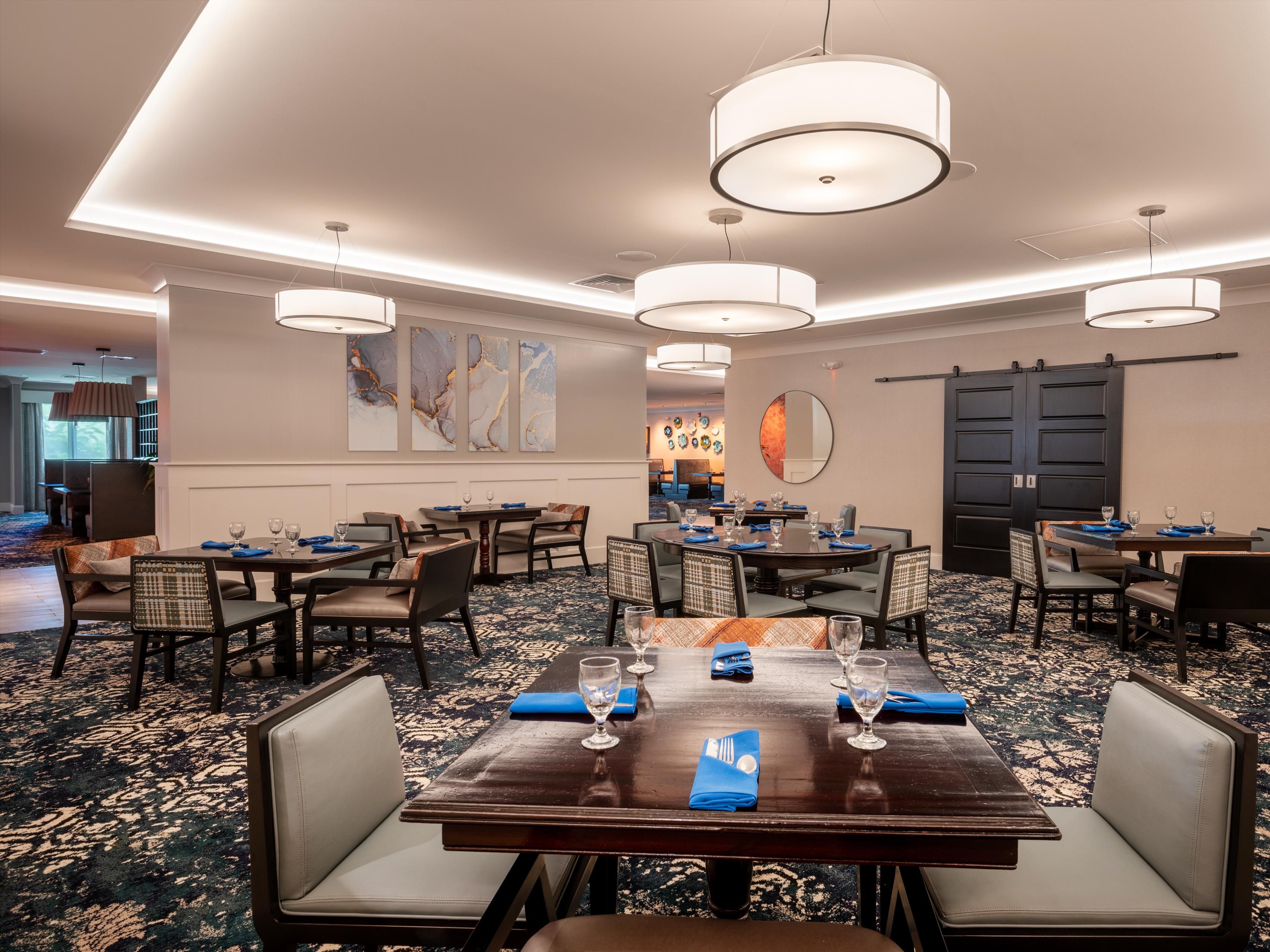 Enjoy our on-site Mr. D's Restaurant & Lounge with a seasonal fireplace, wireless bar top phone chargers and comfortable contemporary décor. Our modern American menu serves breakfast, lunch and dinner daily with a delicious range of starters, salads, burgers and entrées. Relax at the full bar with evening happy hour food and drink specials.