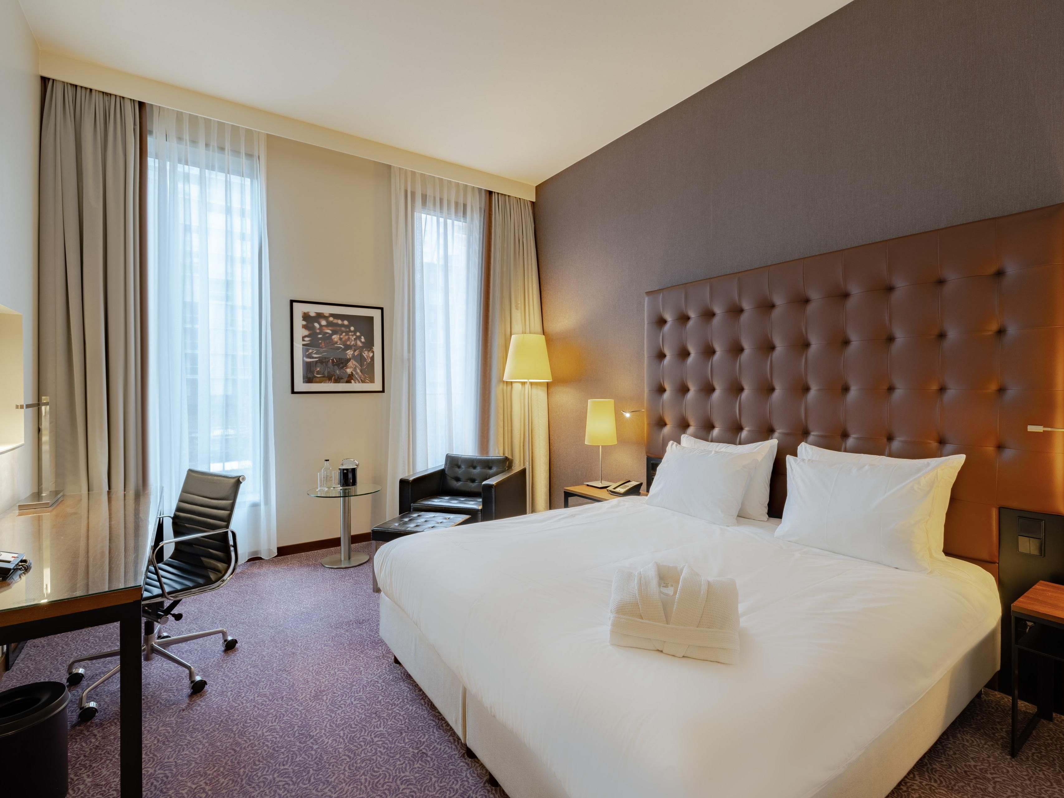 1 King Bed Premium Club Floor - Crowne Plaza Amsterdam-South