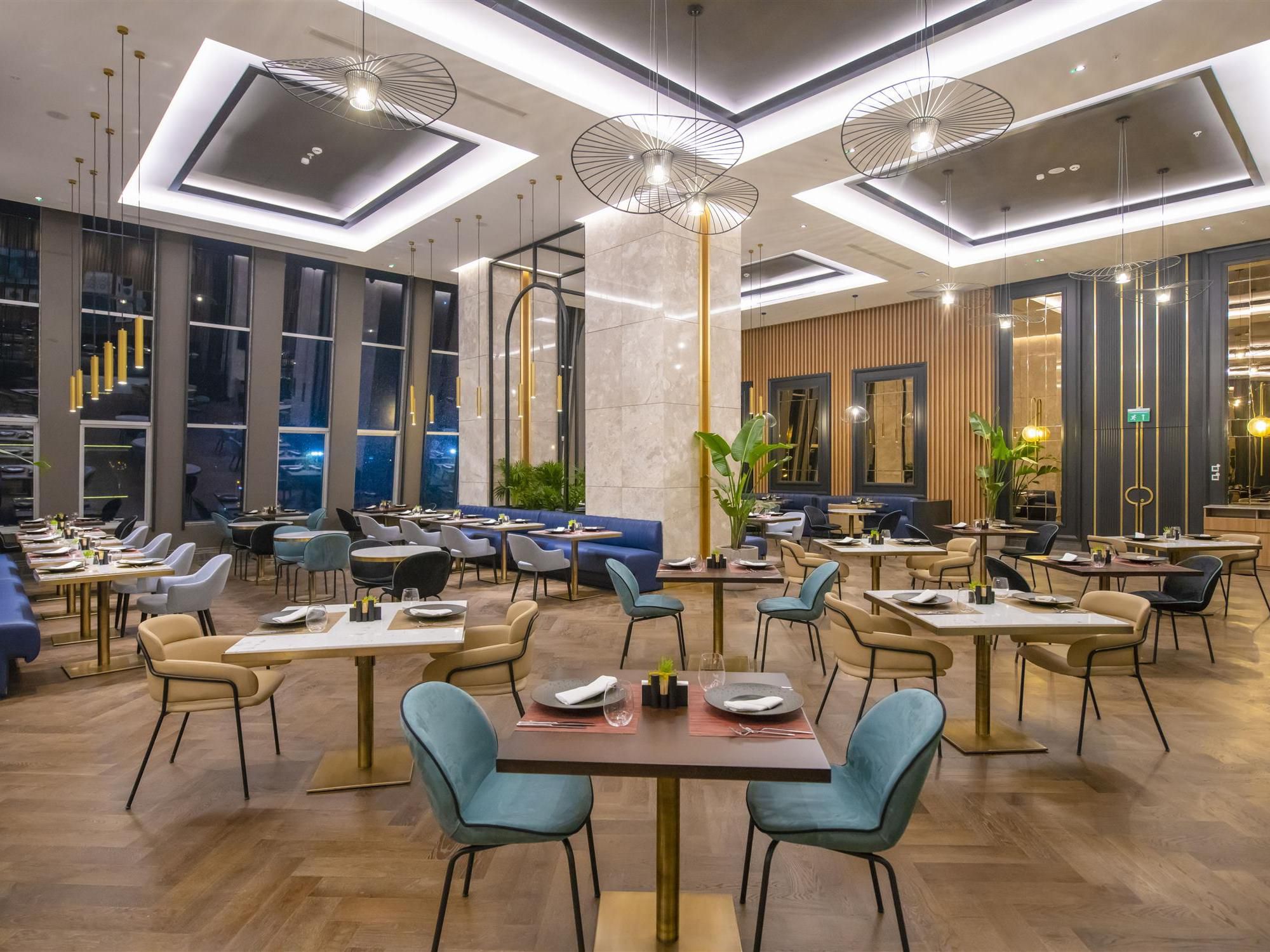 Experience delicious food in the elegant and stylish atmosphere of our restaurant.
Add flavor to your valuable and enjoyable conversations.