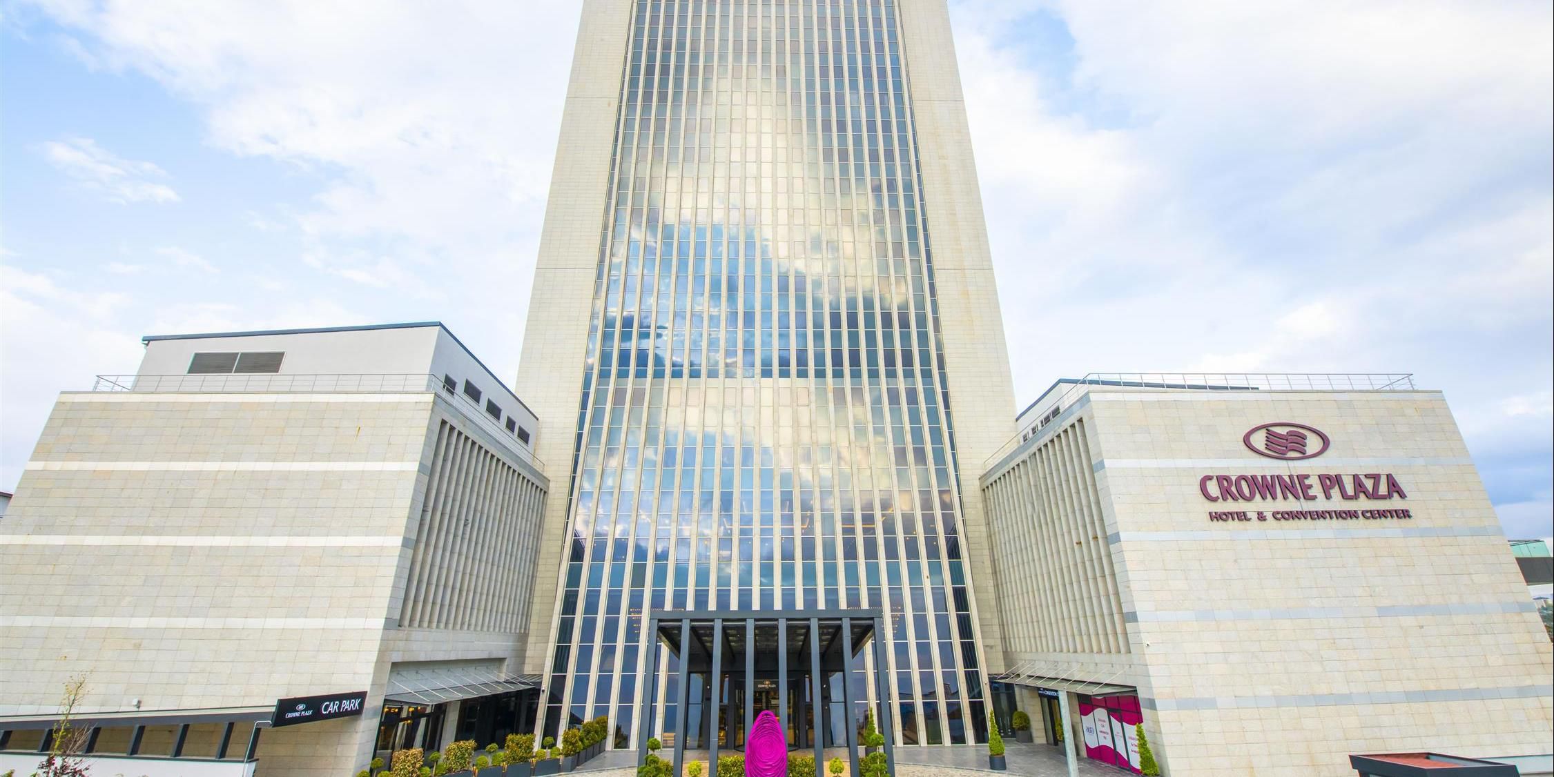 $hotelInfo.mediaDetails.welcomePhotos.primaryPhoto.caption}