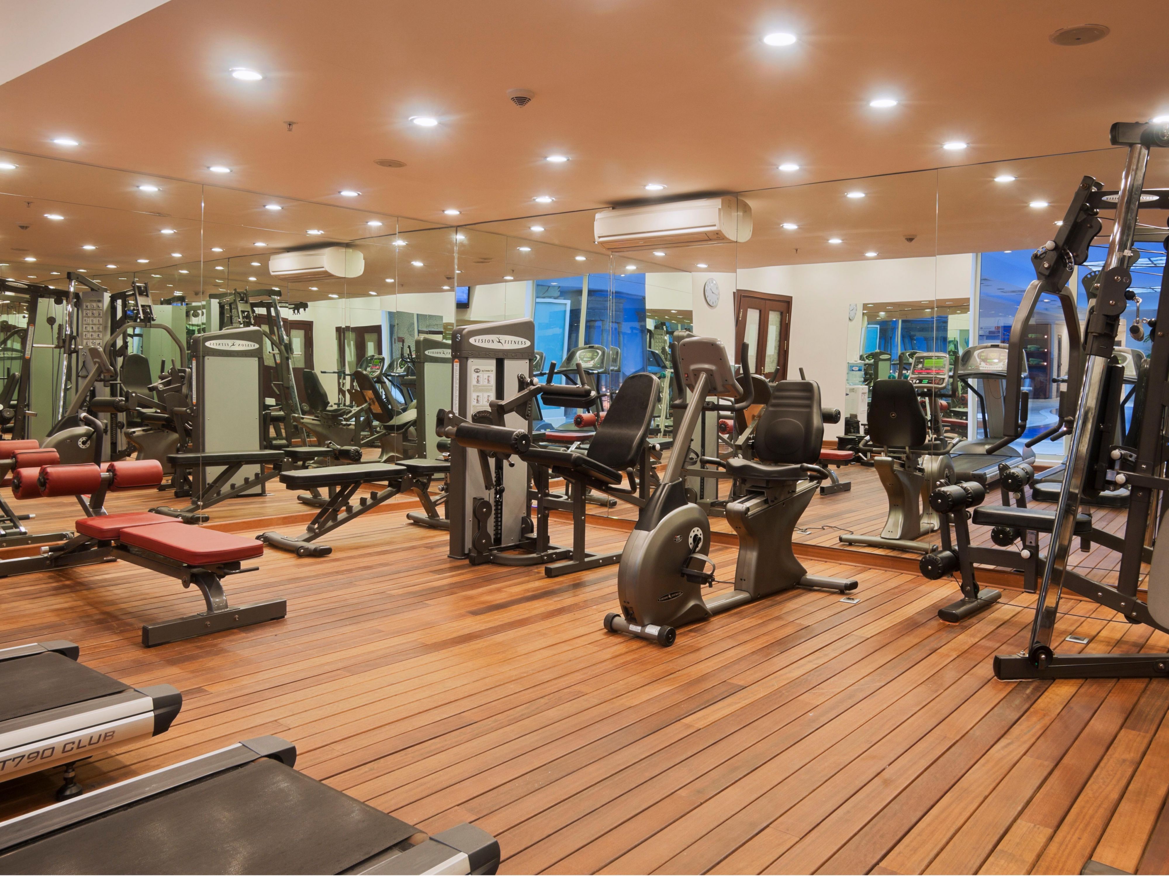 Crowne Plaza Antalya, situated in a location which is most convenient for sports in Antalya, presents the best training opportunities for your branch and entertaining activities in different branches through easy access to 7. km long Konyaalti Beach suitable for outdoor training such as running, swimming, cycling and etc.professional sports fac.