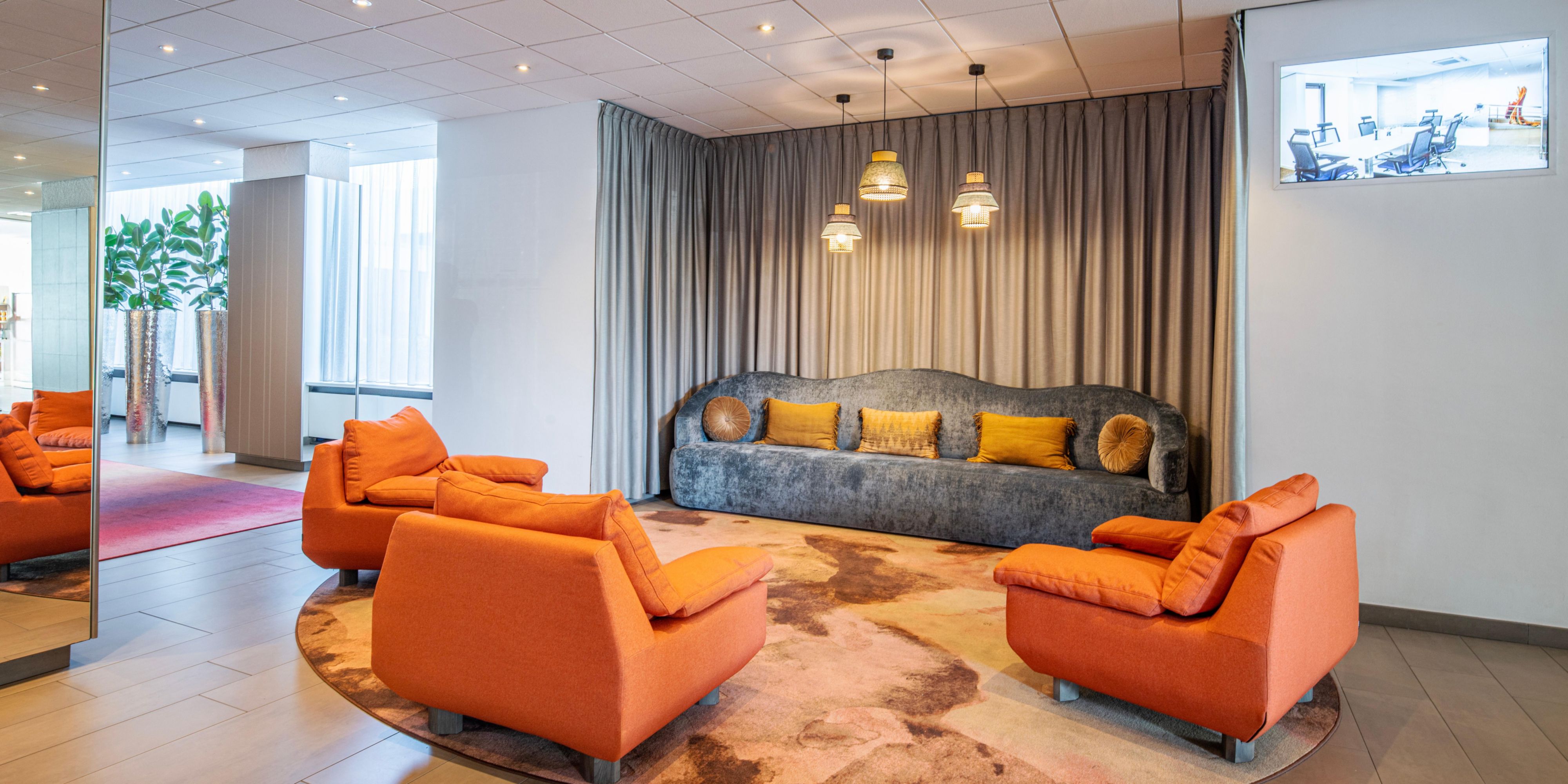 $hotelInfo.mediaDetails.welcomePhotos.primaryPhoto.caption}