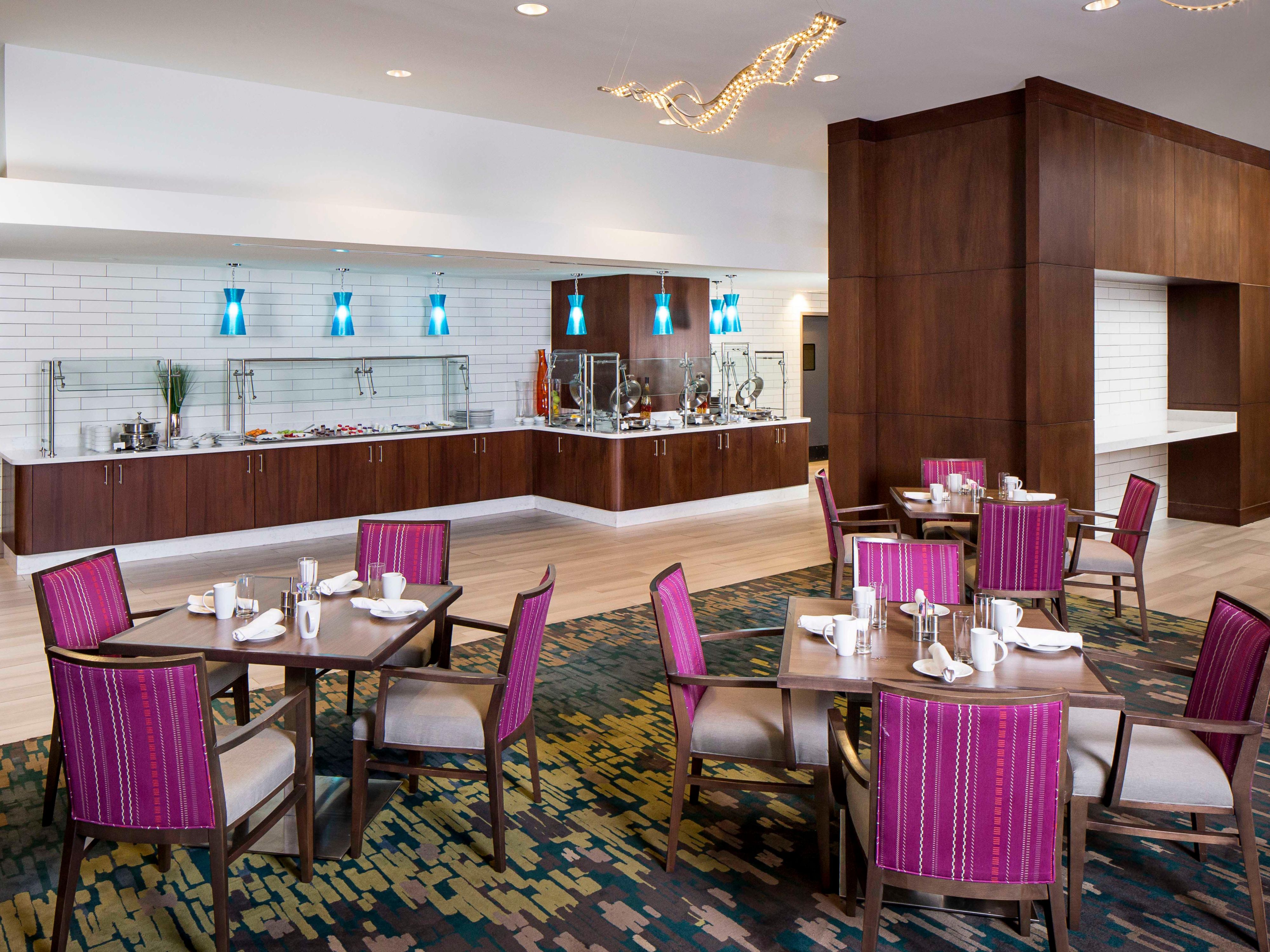 Enjoy a culinary journey from sunrise to sundown. Start your day with a la carte options at FIRST. Our vibrant bar and restaurant, NEXT, offers small plate appetizers and drinks for lunch and dinner. Grab on-the-go delights at The MARKET. When you need a pick-me-up, Java 590 is your destination for freshly brewed coffee and rich cappuccinos. 