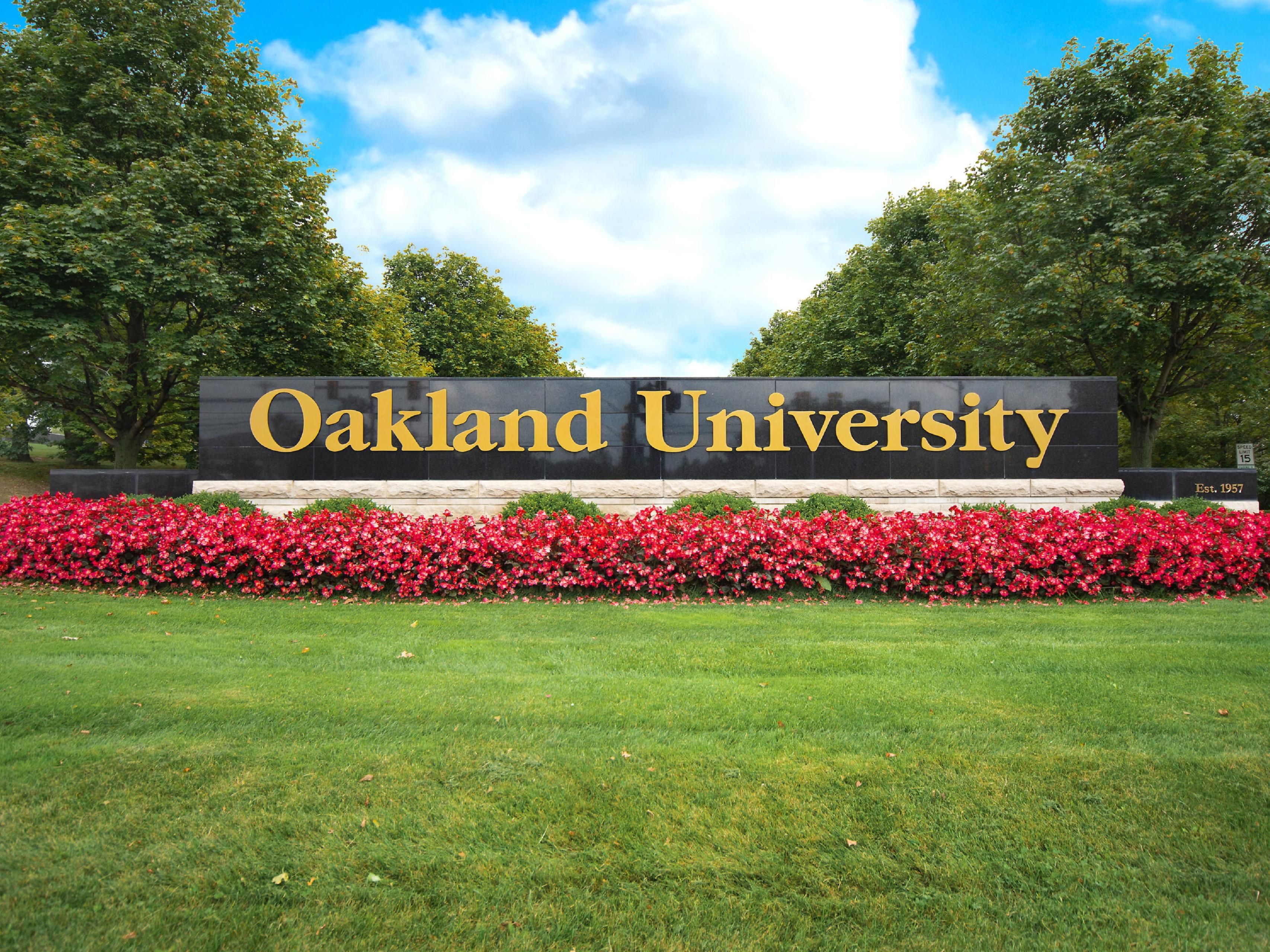 Stay close to what matters with a location just down the road from Oakland University and Meadow Brook. Whether you're in town for a campus tour, performance, or proud family milestone, you'll find the right mix of comfort and convenience here.