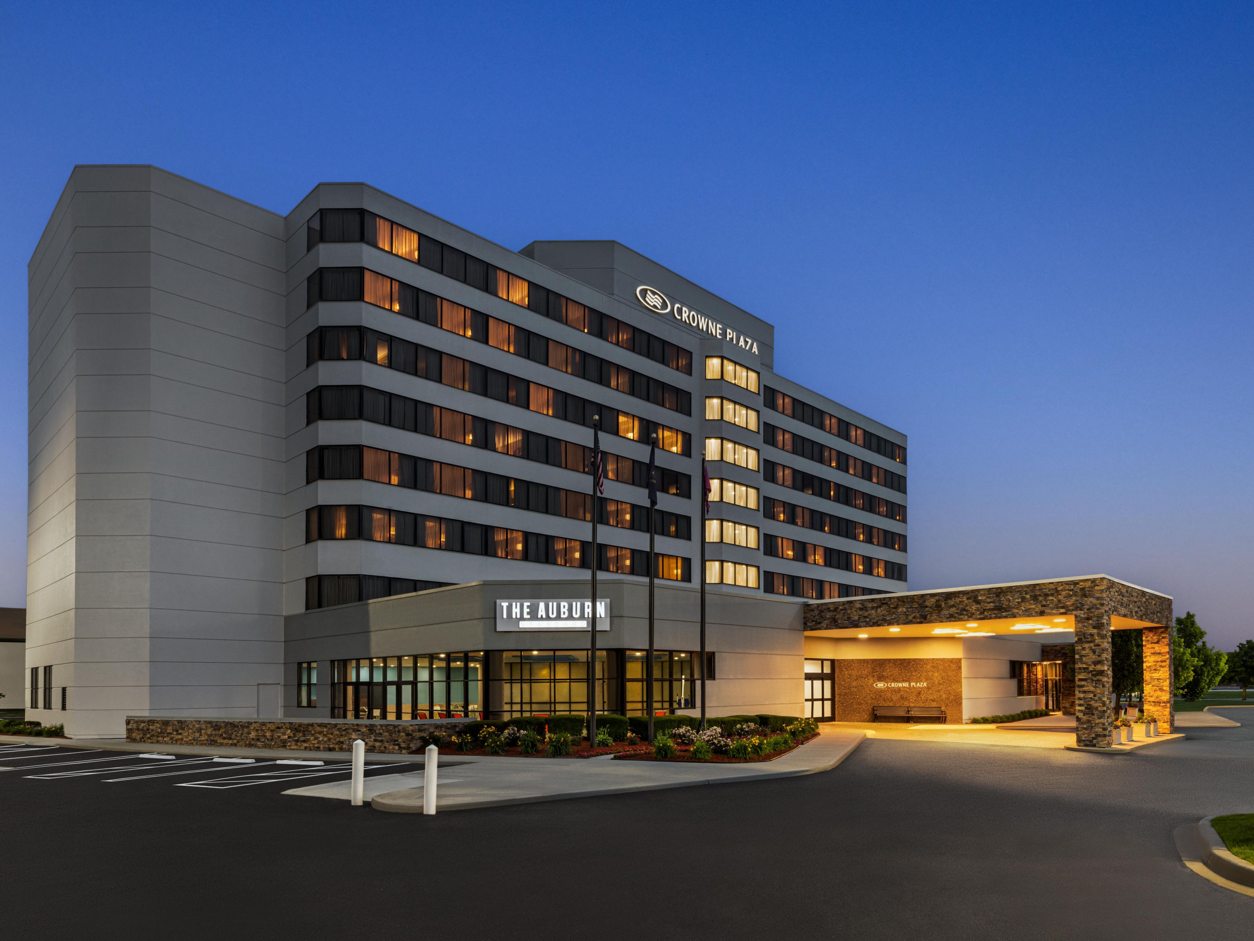 Welcome to the Crowne Plaza Auburn Hills!
