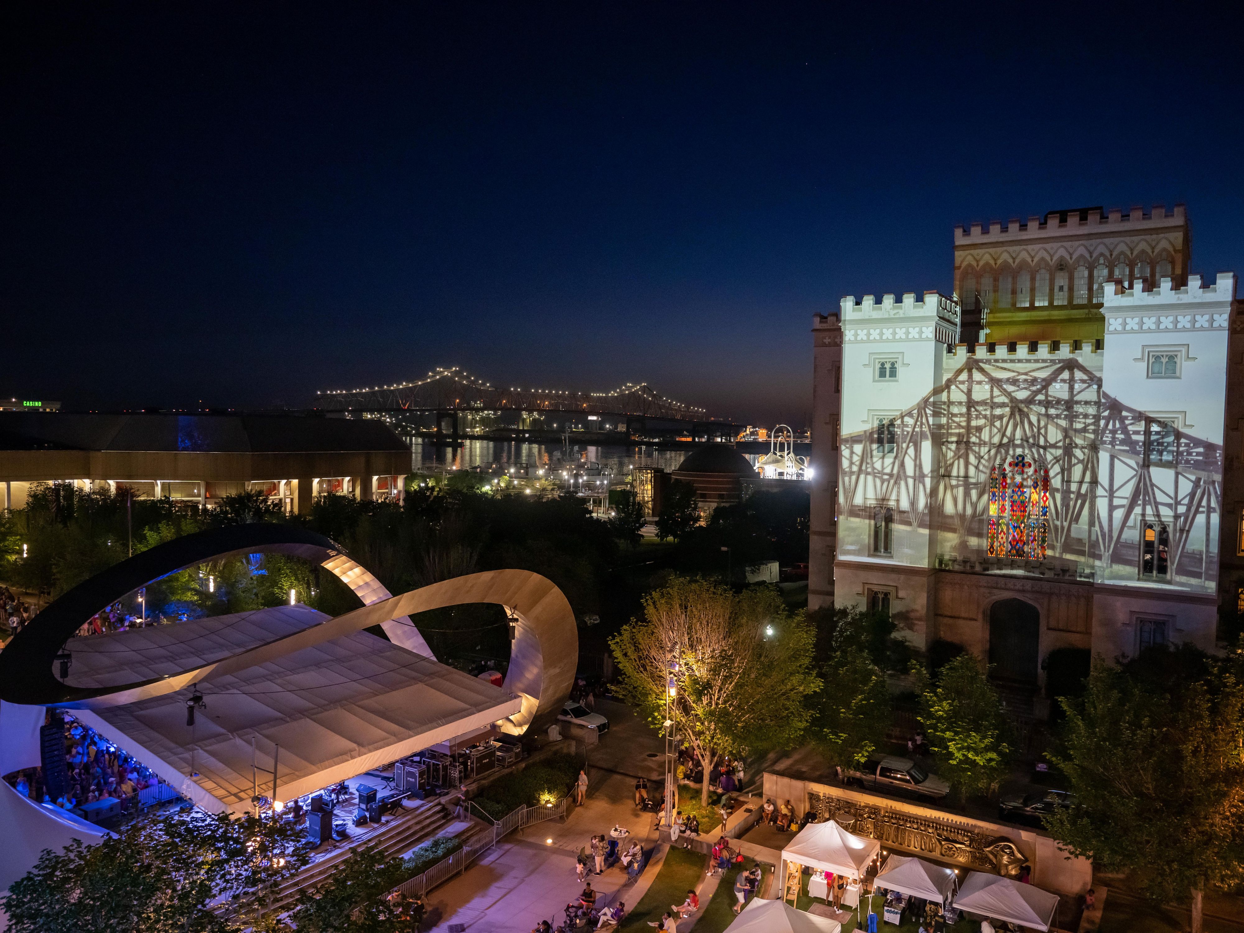 From the crack of the bat at the Marucci World Series to the twang of Country Jam, Baton Rouge comes alive in summer. Enjoy music, food, and family-friendly fun at events like Ebb & Flow Festival and Fest for All—just minutes from your stay in the heart of it all.