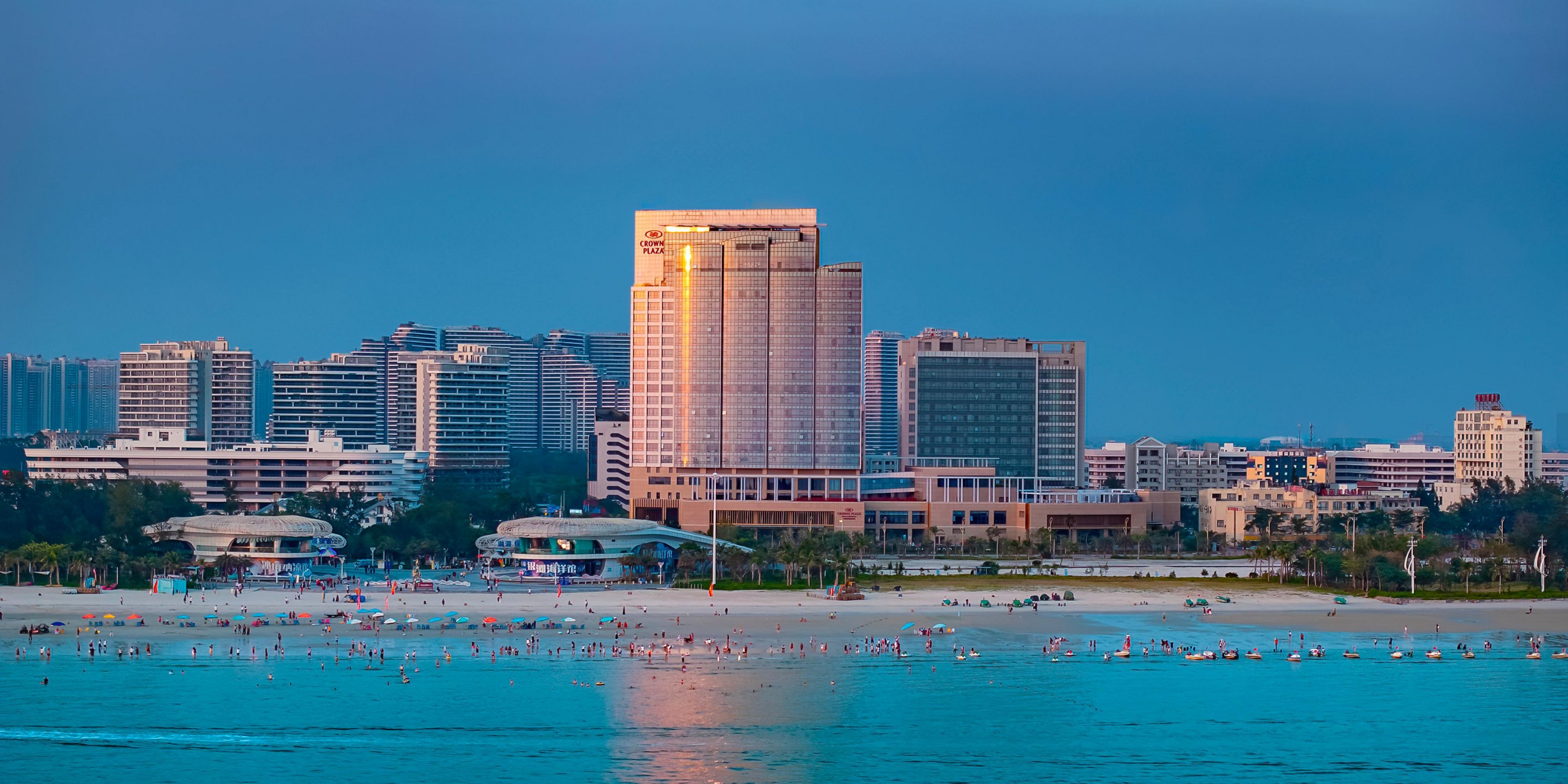 $hotelInfo.mediaDetails.welcomePhotos.primaryPhoto.caption}