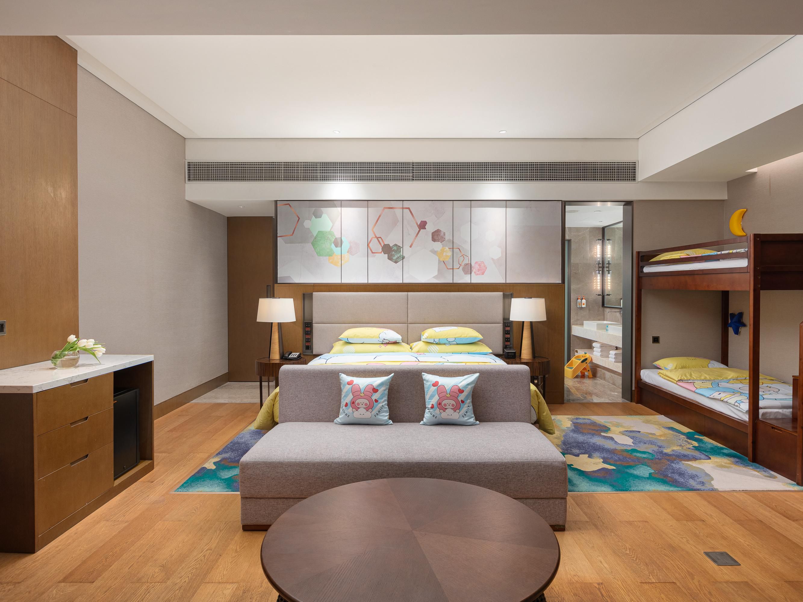 60 Sqm open space with 1 King Bed room for parents and 1 bunk bed for kids. Let's enjoy the family time together.