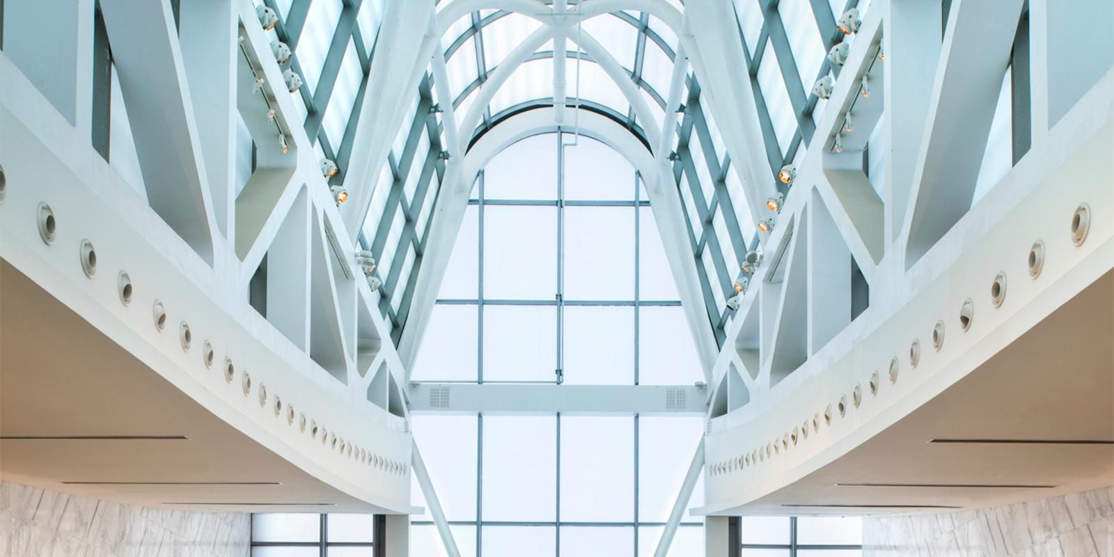 480-sqm sun-lighted Chapel is the only domed wedding venue in Beijing. 1,000-sqm glass-roofed Foyer is suitable for cocktails and other types of events.
