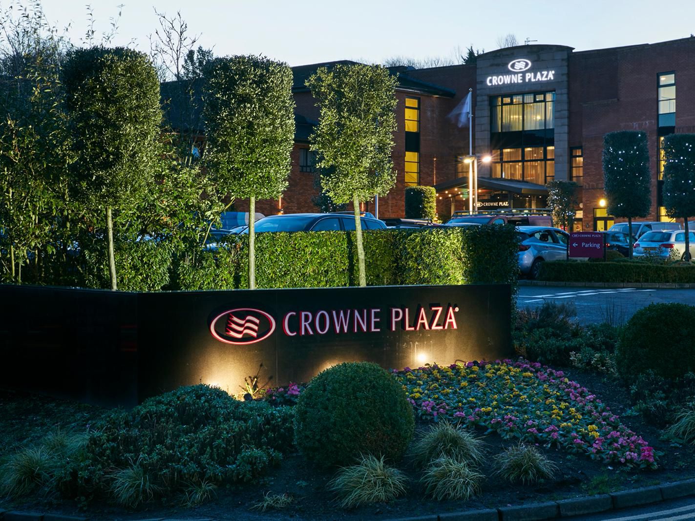 Crowne Plaza Belfast Entrance