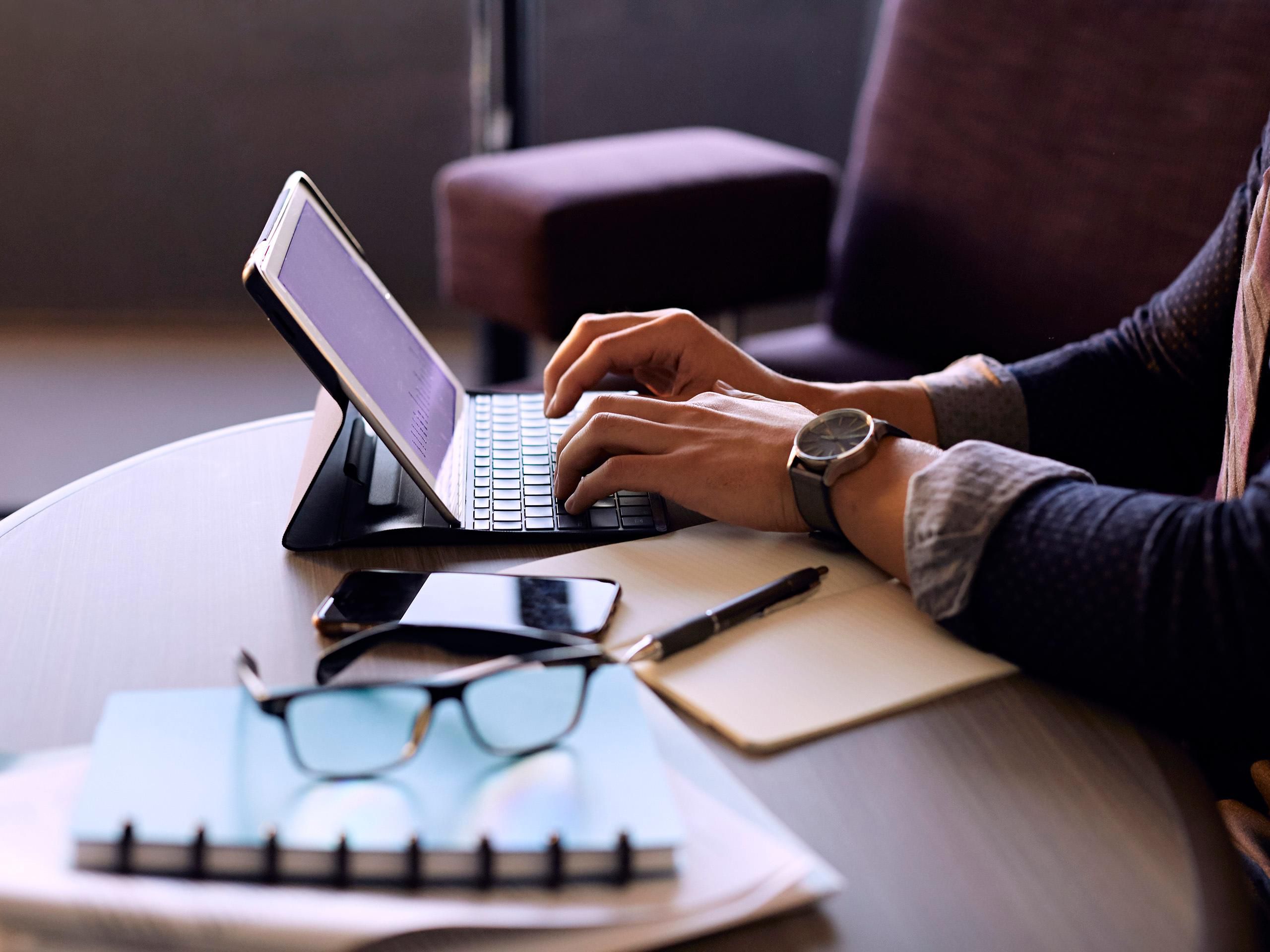 No limit, no charge! Take advantage of our high-speed internet and Wi-Fi up to 1000 Mbit/s, available in all areas of the hotel. Be assured that at the Crowne Plaza Berlin City Centre Ku'damm you are always well connected - fast, free and simple.