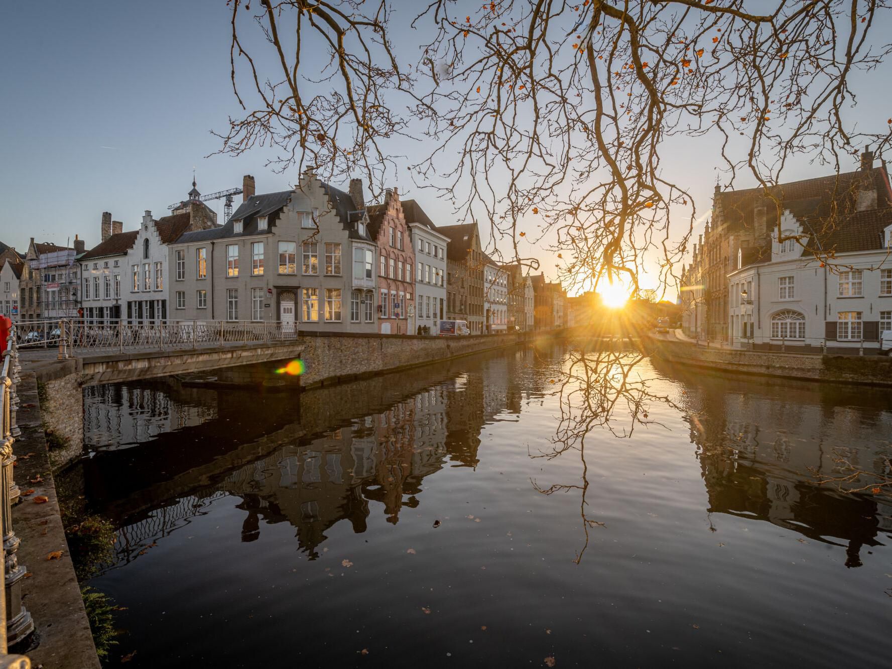Imagine a stay in Bruges ...
The hotel is located in the heart of the city, facing the City Hall and Chapel of the Holy Blood, only 150m from the market square and within 5 minutes walking distance from many shops, restaurants, bars, musea, parks, historic sites, romantic hotspots ... 

Did you know Bruges is also called Venice of the North?