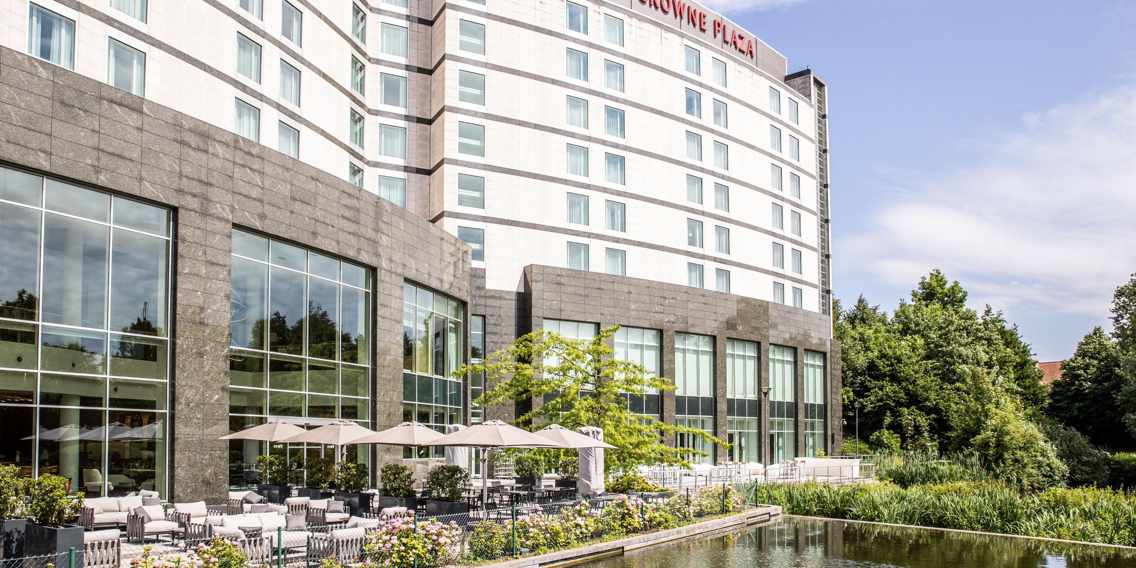 $hotelInfo.mediaDetails.welcomePhotos.primaryPhoto.caption}