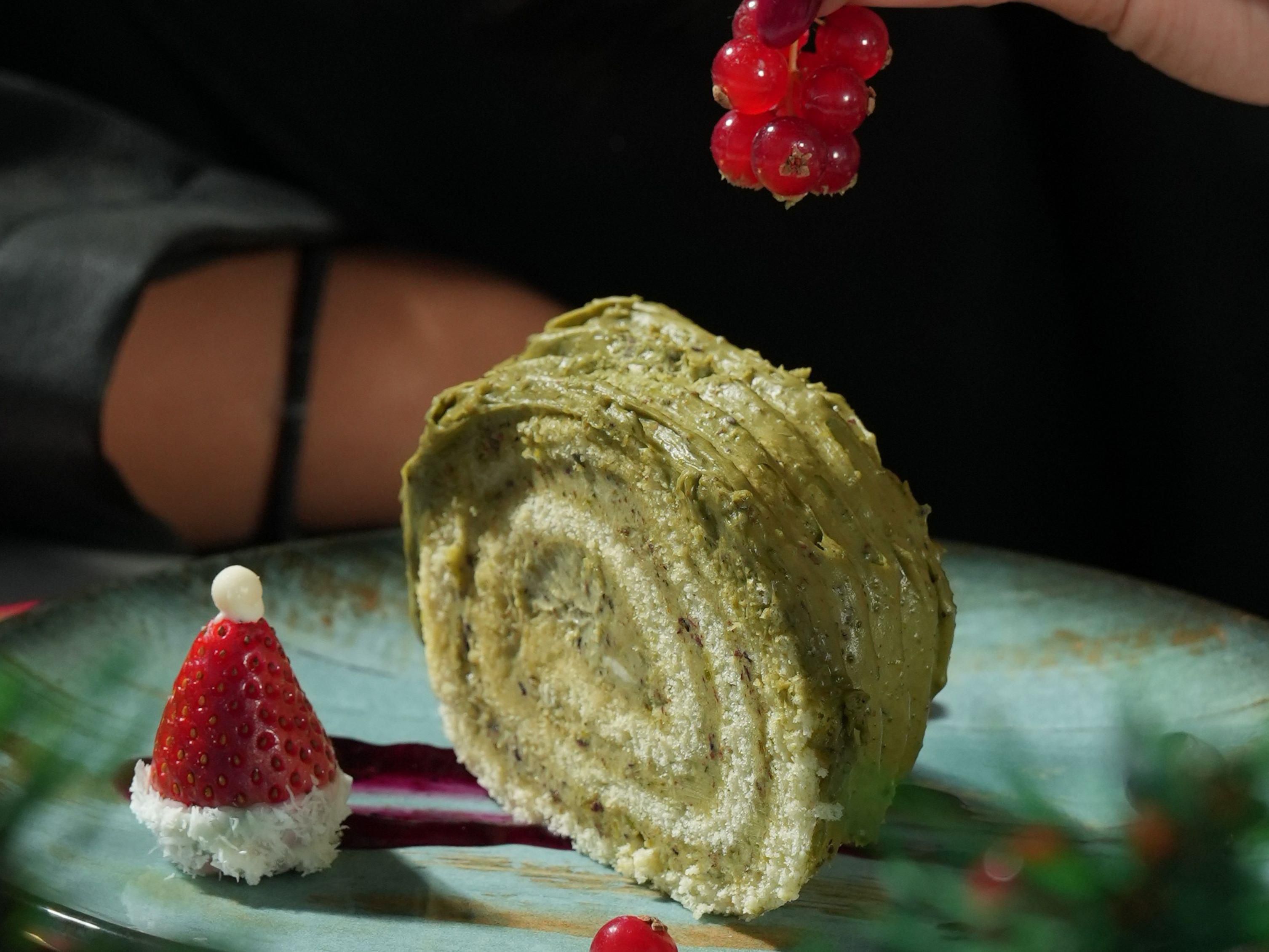 Don't miss out on our Christmas party at Miss Li Lee's featuring the one and only Ahmed Harfoush on December 23! Also enjoy our Christmas set menu on December 25 and dance the night away this New Year's eve!