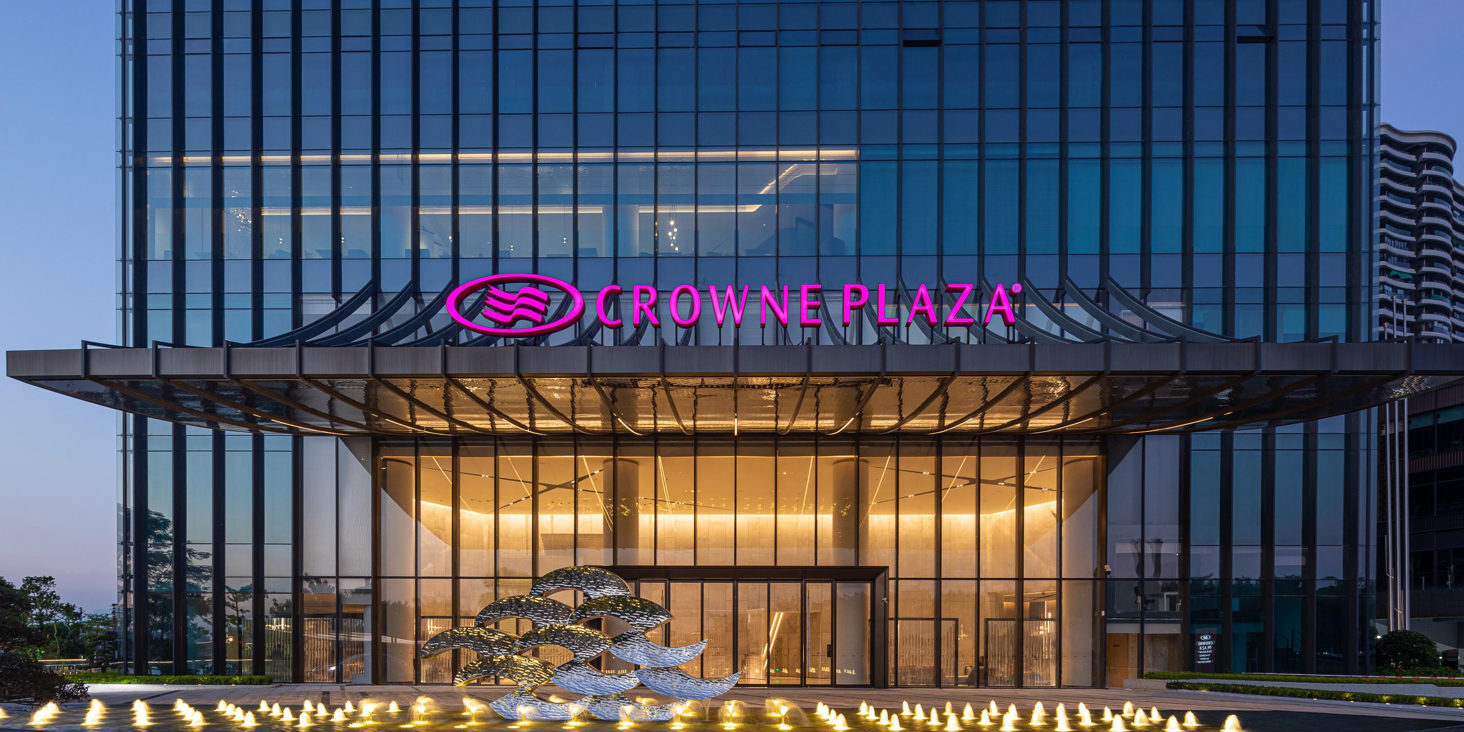 $hotelInfo.mediaDetails.welcomePhotos.primaryPhoto.caption}