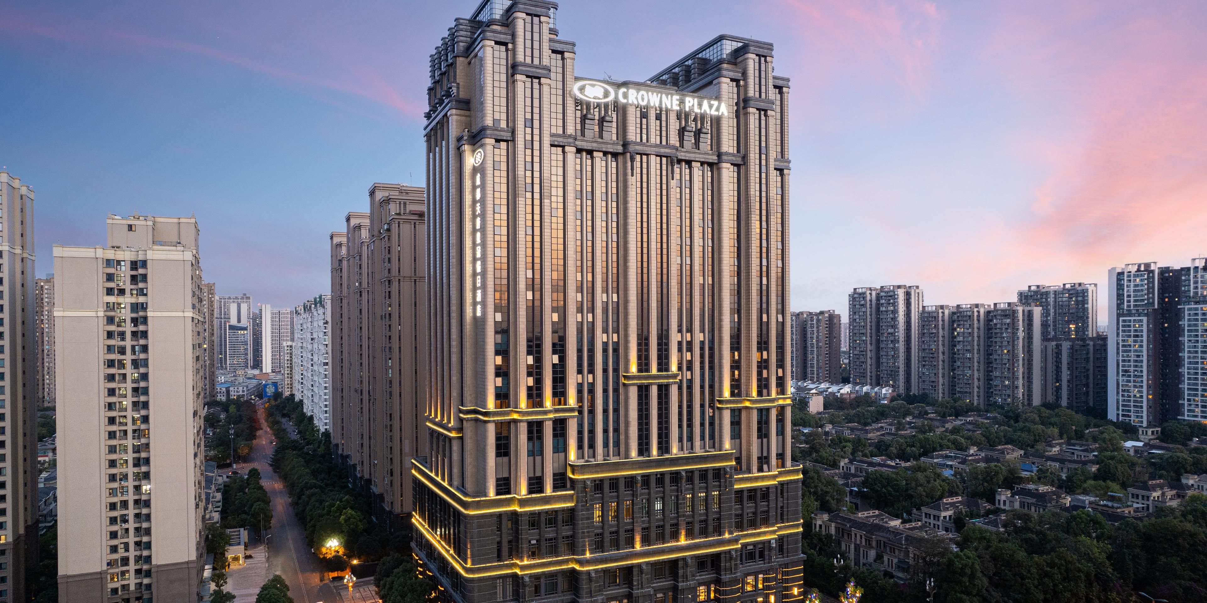 $hotelInfo.mediaDetails.welcomePhotos.primaryPhoto.caption}