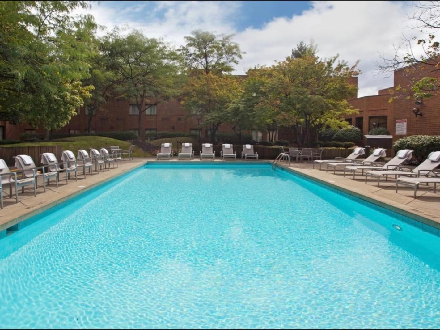 Take a break year-round with a swim in our dual indoor-outdoor pool. Whether you're cooling off in the summer or relaxing after meetings in the winter, this unique amenity offers a refreshing escape during your Columbus stay.