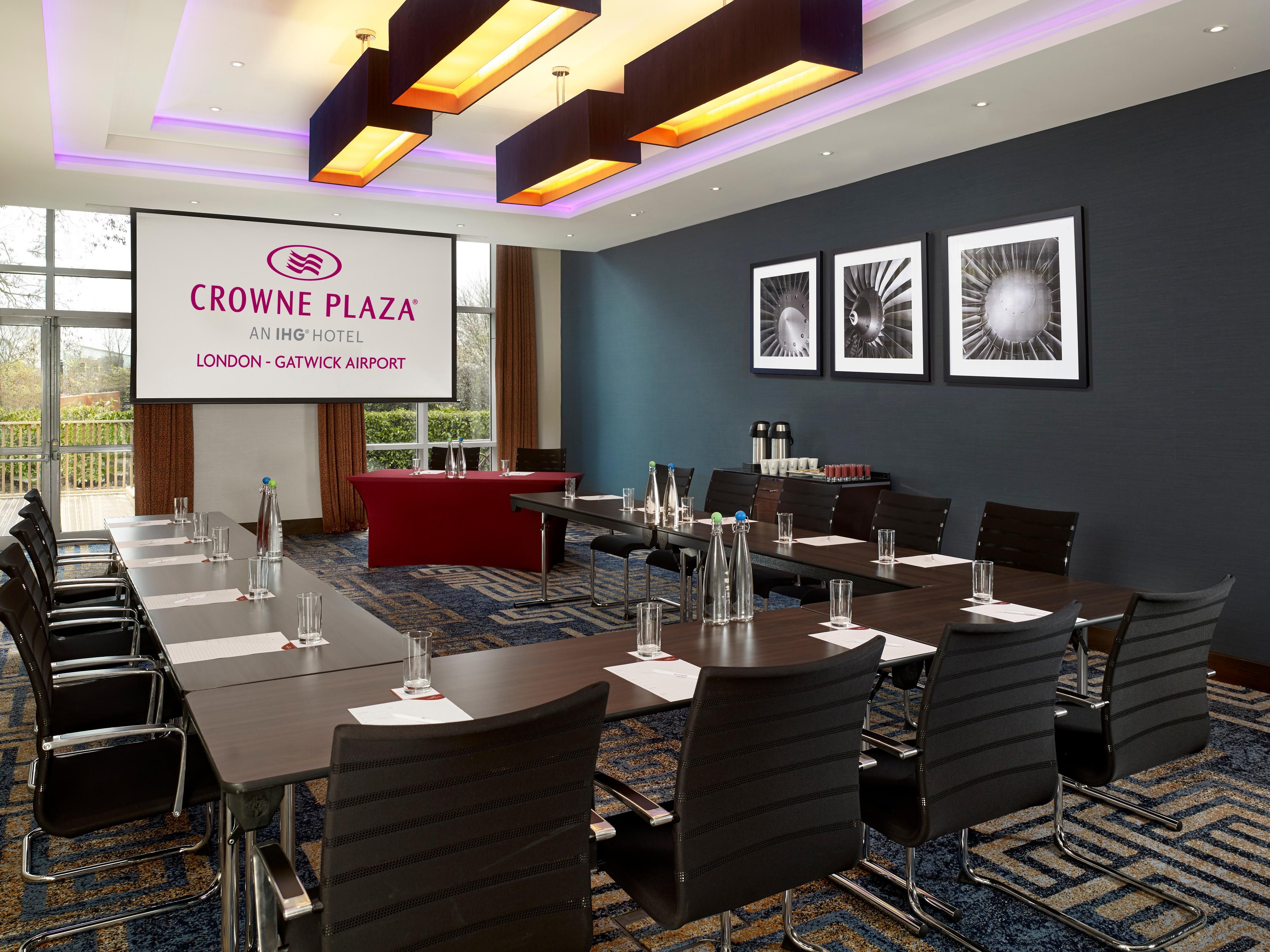 Book meetings, events, or accommodation on behalf of others and earn rewards redeemable for Reward Nights, retail vouchers, downloads, and more.
