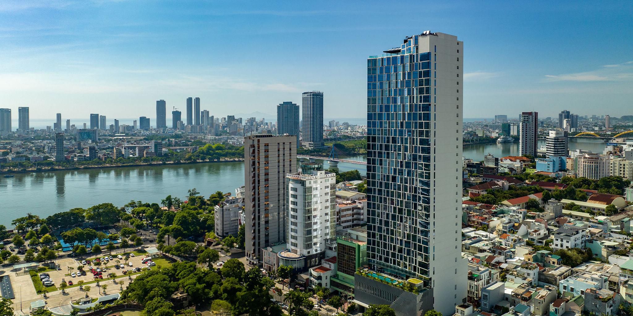 $hotelInfo.mediaDetails.welcomePhotos.primaryPhoto.caption}