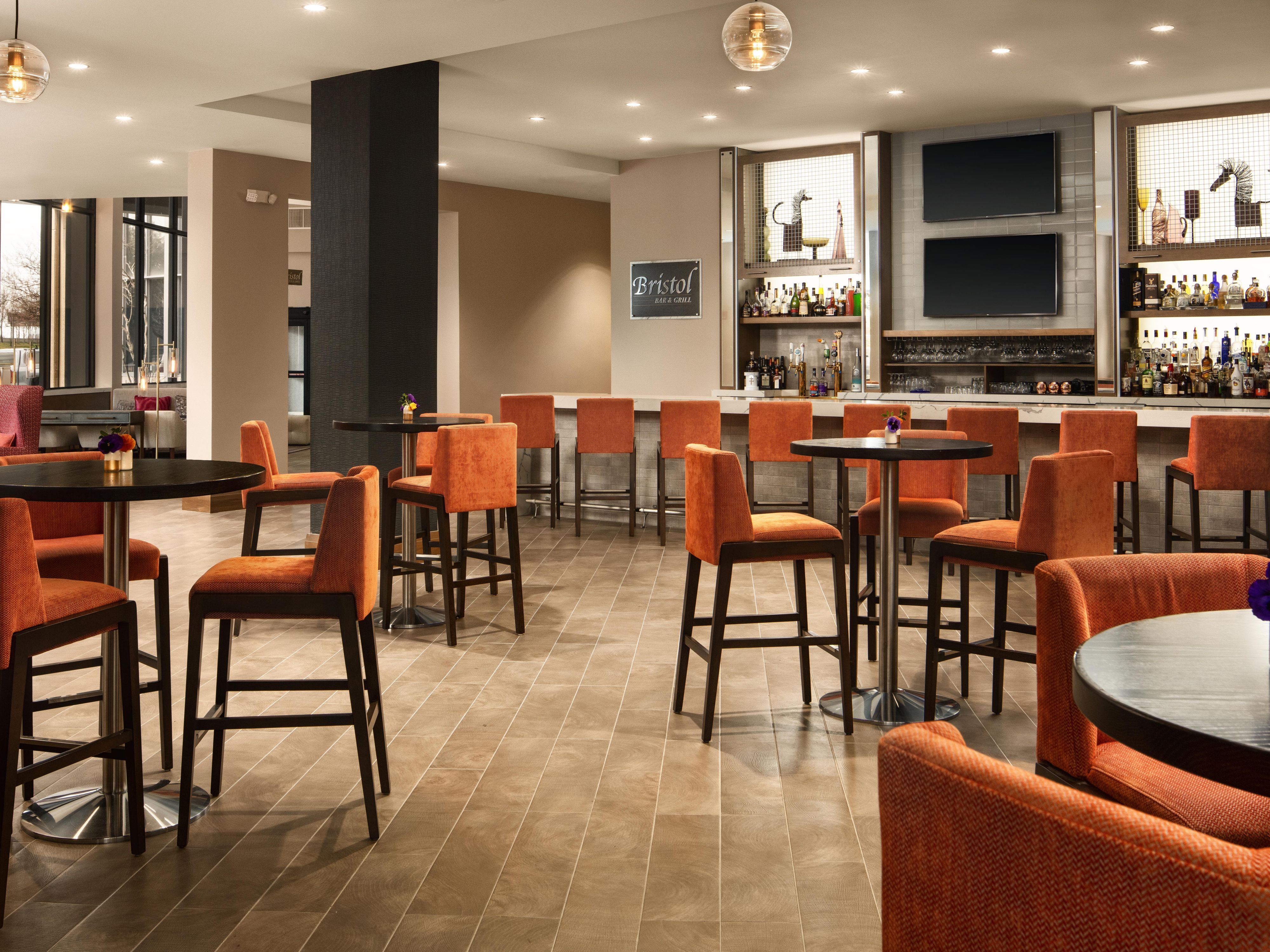 Located inside Crowne Plaza Dallas Market Center, Bristol Bar and Grill offers American favorites with a Texas twist. Enjoy flavorful dishes, signature cocktails, and seasonal specials in a relaxed setting near downtown Dallas. Perfect for breakfast, business lunches, or evening drinks with friends.