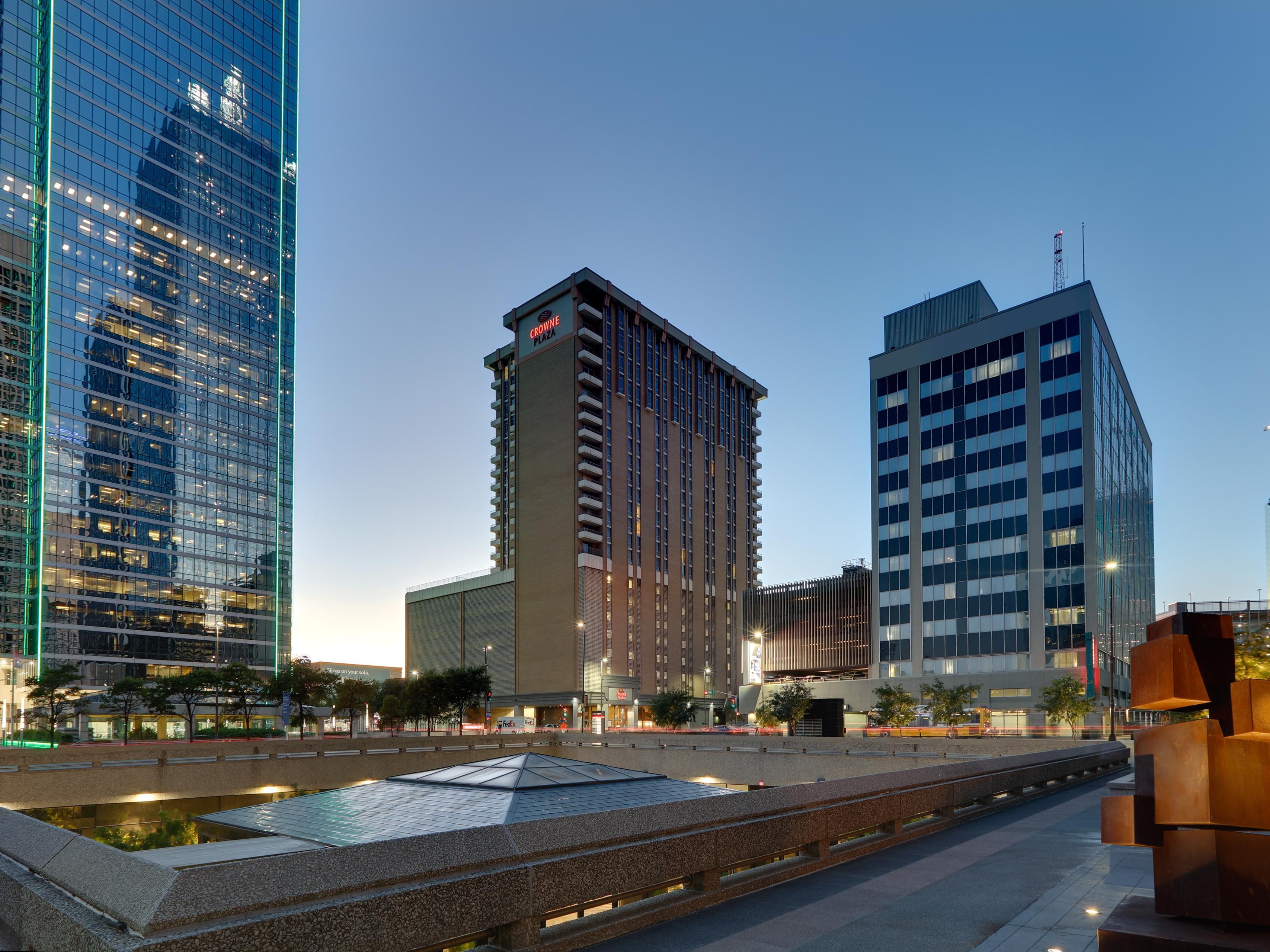 Wake up steps from Dallas’ most vibrant sights and business destinations. Whether you're in town for meetings or moments of leisure, our central location places you among buzzing restaurants, iconic attractions and must-see museums. This is downtown convenience with everything within reach.