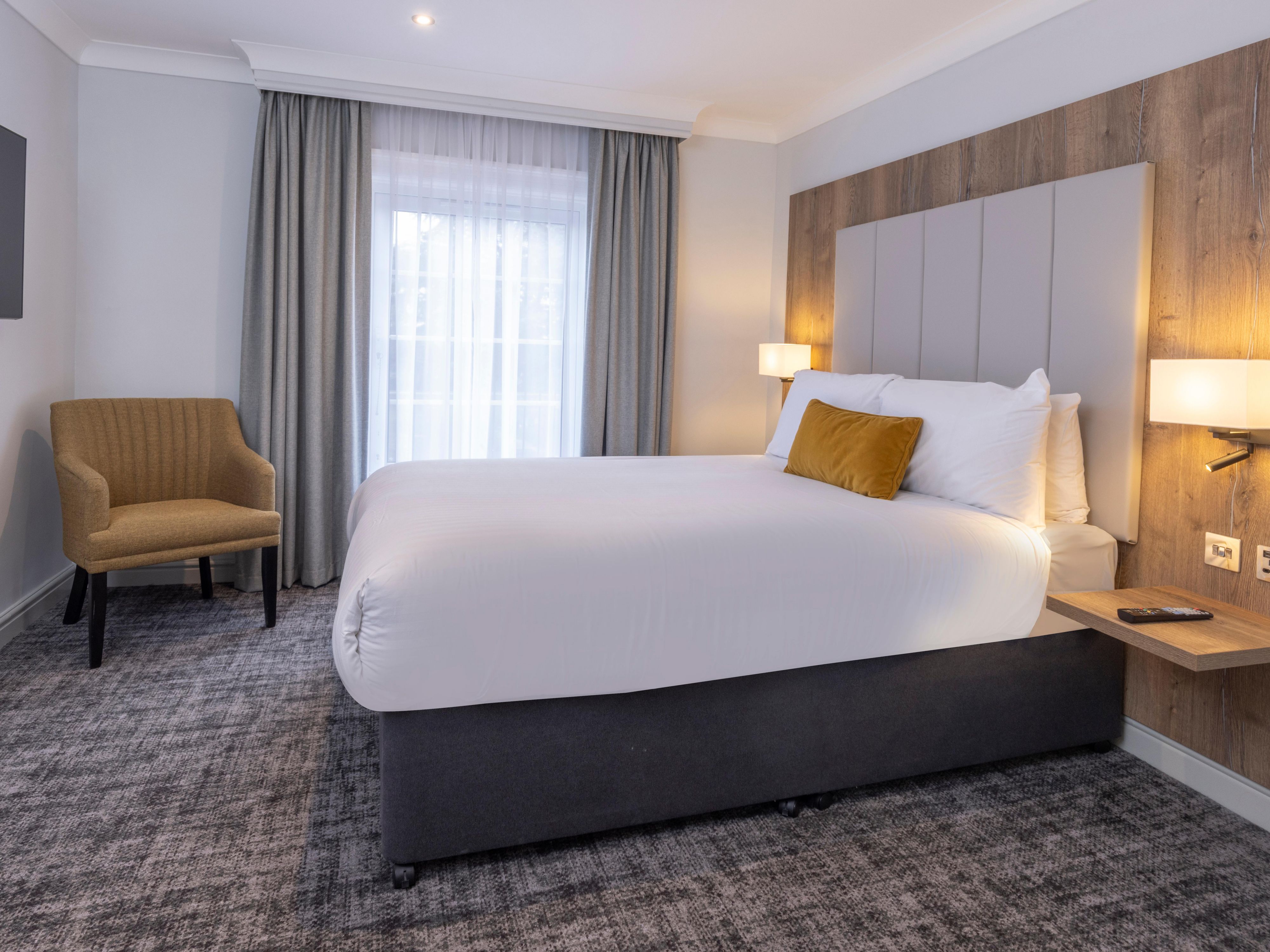 Queen bed Premium room