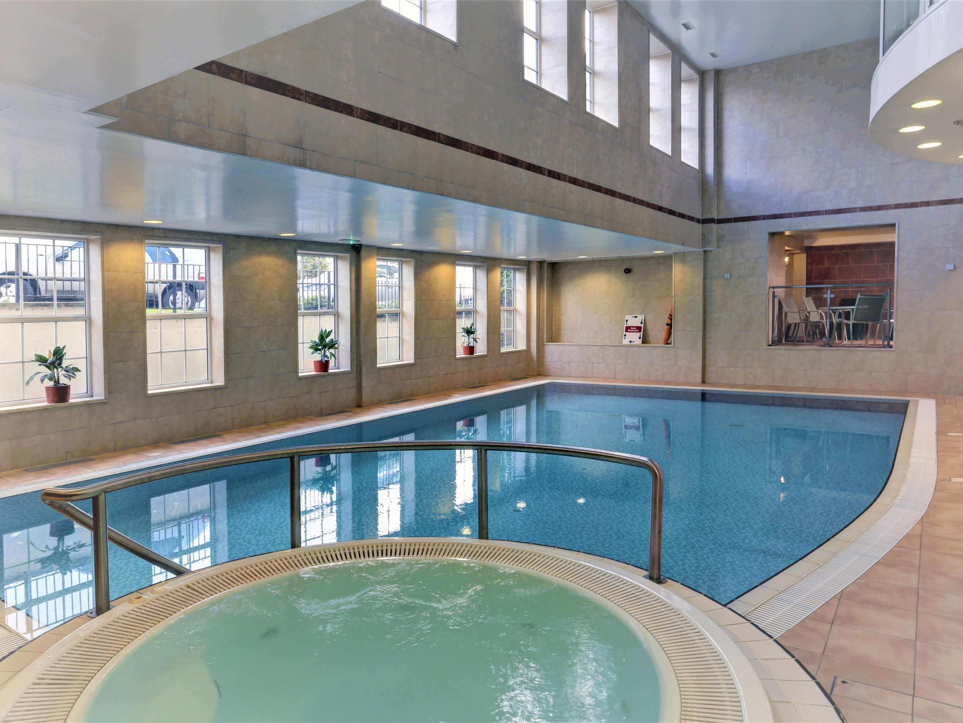 Reeds Health Club Pool and Jacuzzi
