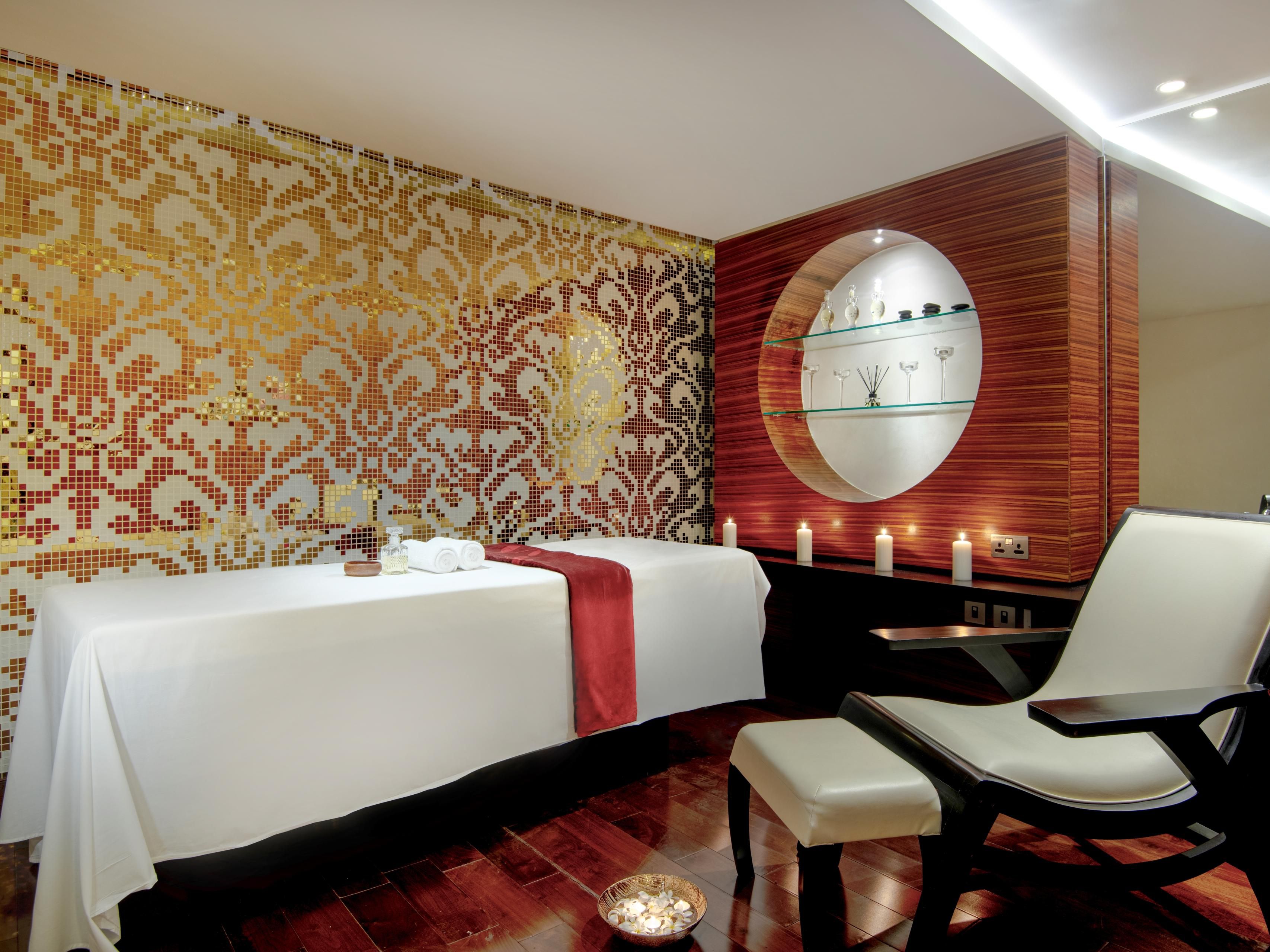 Unwind from the tiredness of your long travelling or working hours at The Crowne Spa. Our spa includes 4 treatment rooms where you can experience a full range of nurturing body and facial treatments made of rich, local, and natural ingredients. Our facilities include an outdoor pool, whirlpool bathtub, steam room, and sauna.